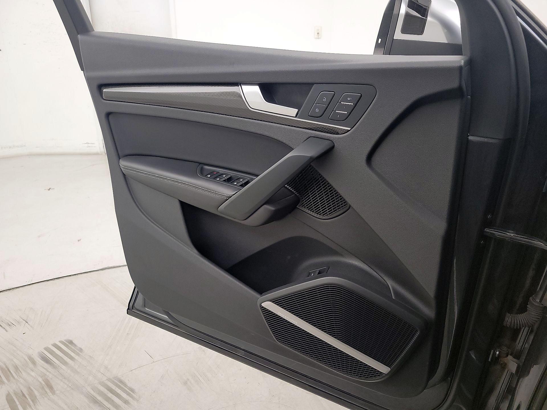 Thumbnail: 2018 Audi SQ5 - 12