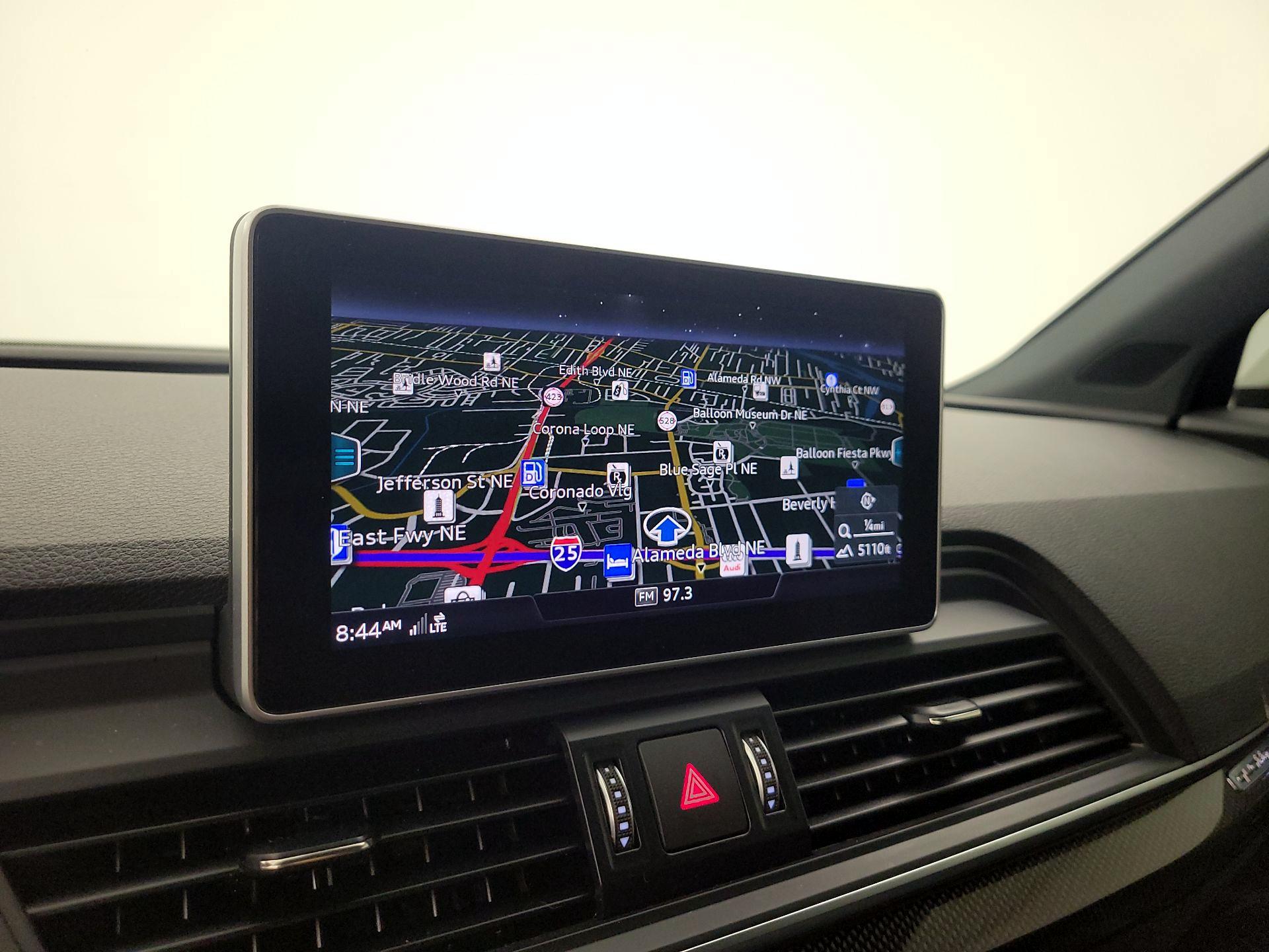 Thumbnail: 2018 Audi SQ5 - 14