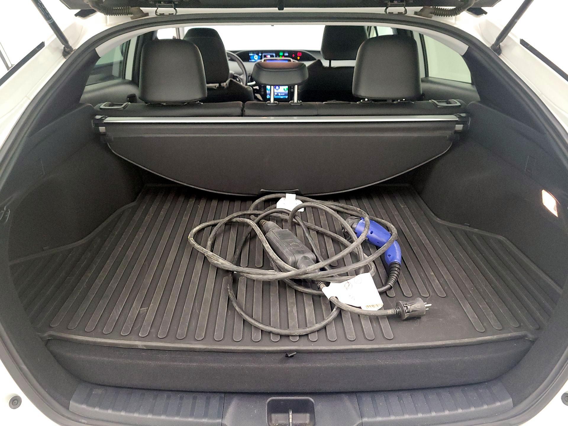 Thumbnail: 2022 Toyota Prius Prime - 16