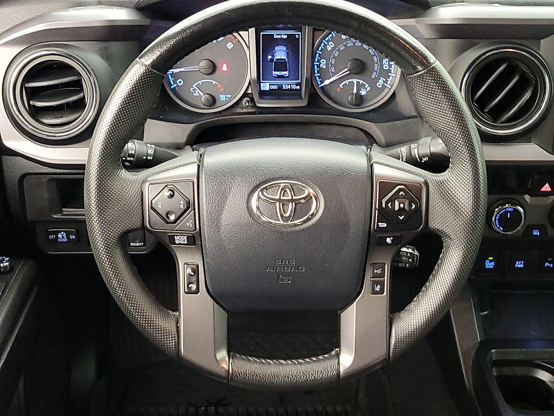 Thumbnail: 2018 Toyota Tacoma - 10