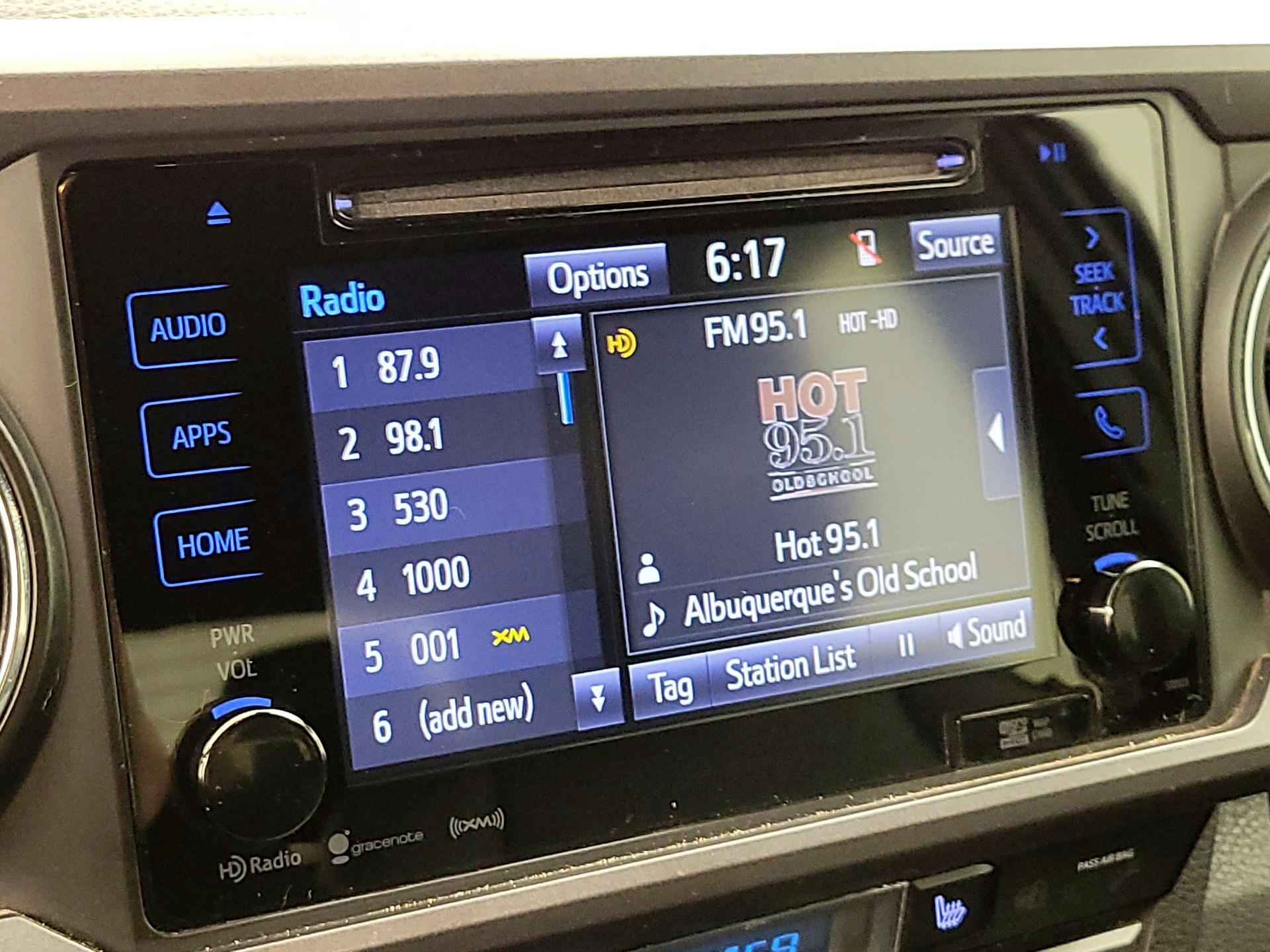 Thumbnail: 2018 Toyota Tacoma - 14