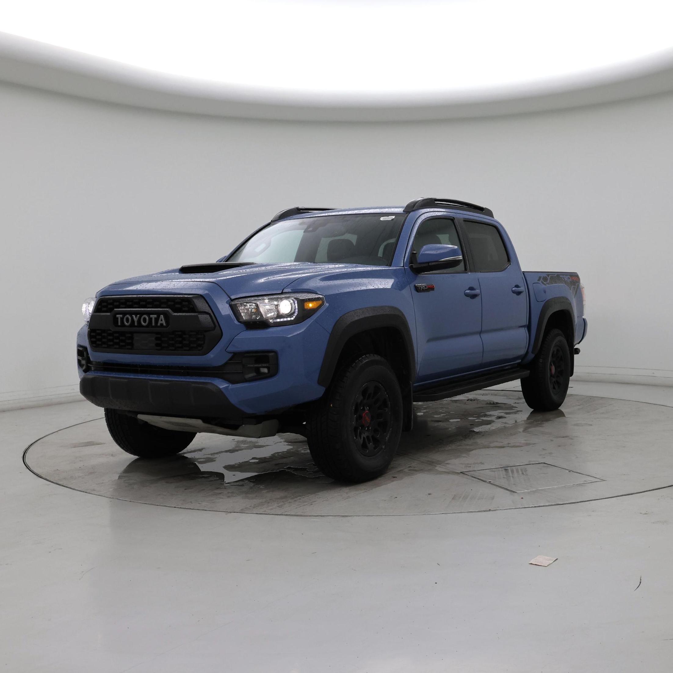 Thumbnail: 2018 Toyota Tacoma - 4