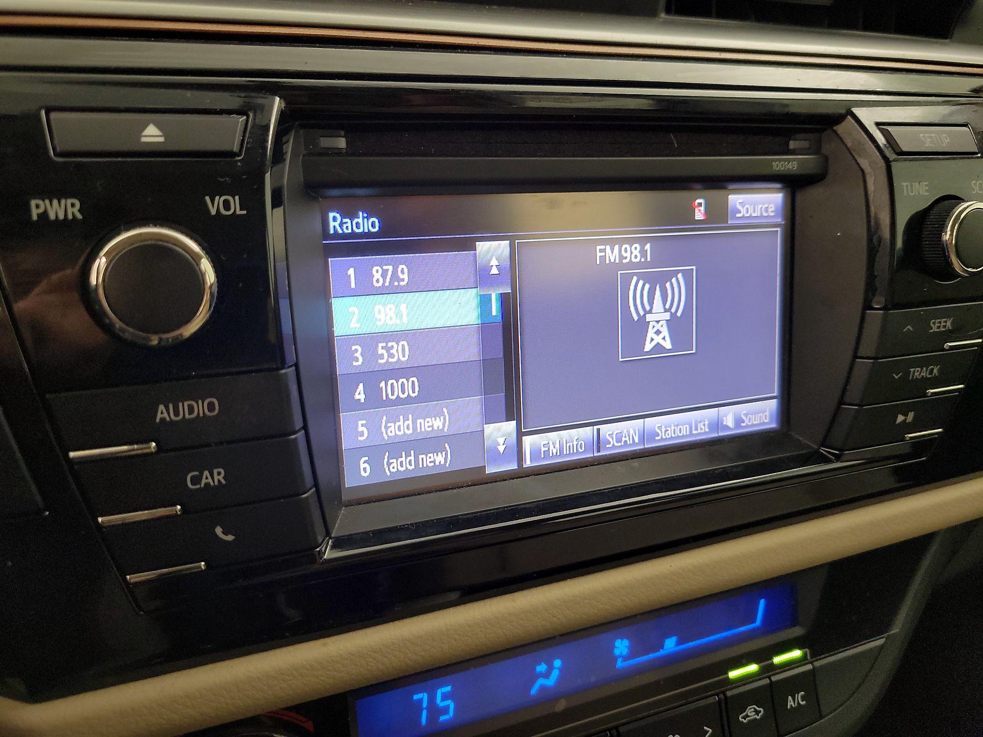 Thumbnail: 2014 Toyota Corolla - 15