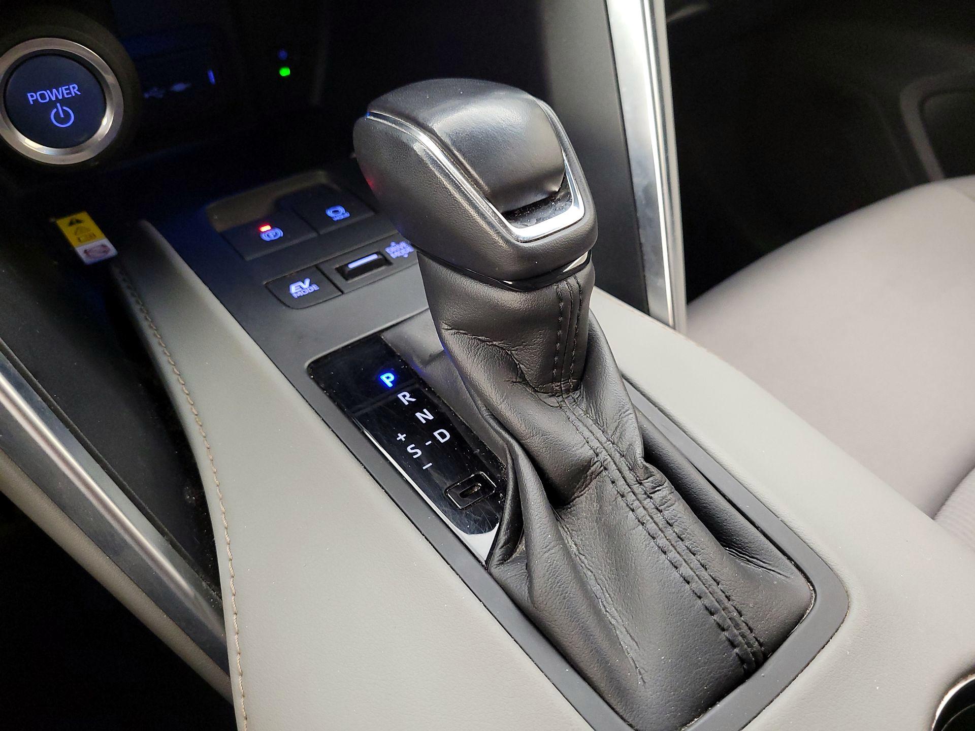 Thumbnail: 2021 Toyota Venza - 15