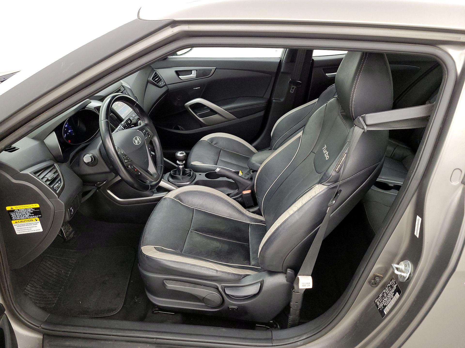 Thumbnail: 2015 Hyundai Veloster - 11