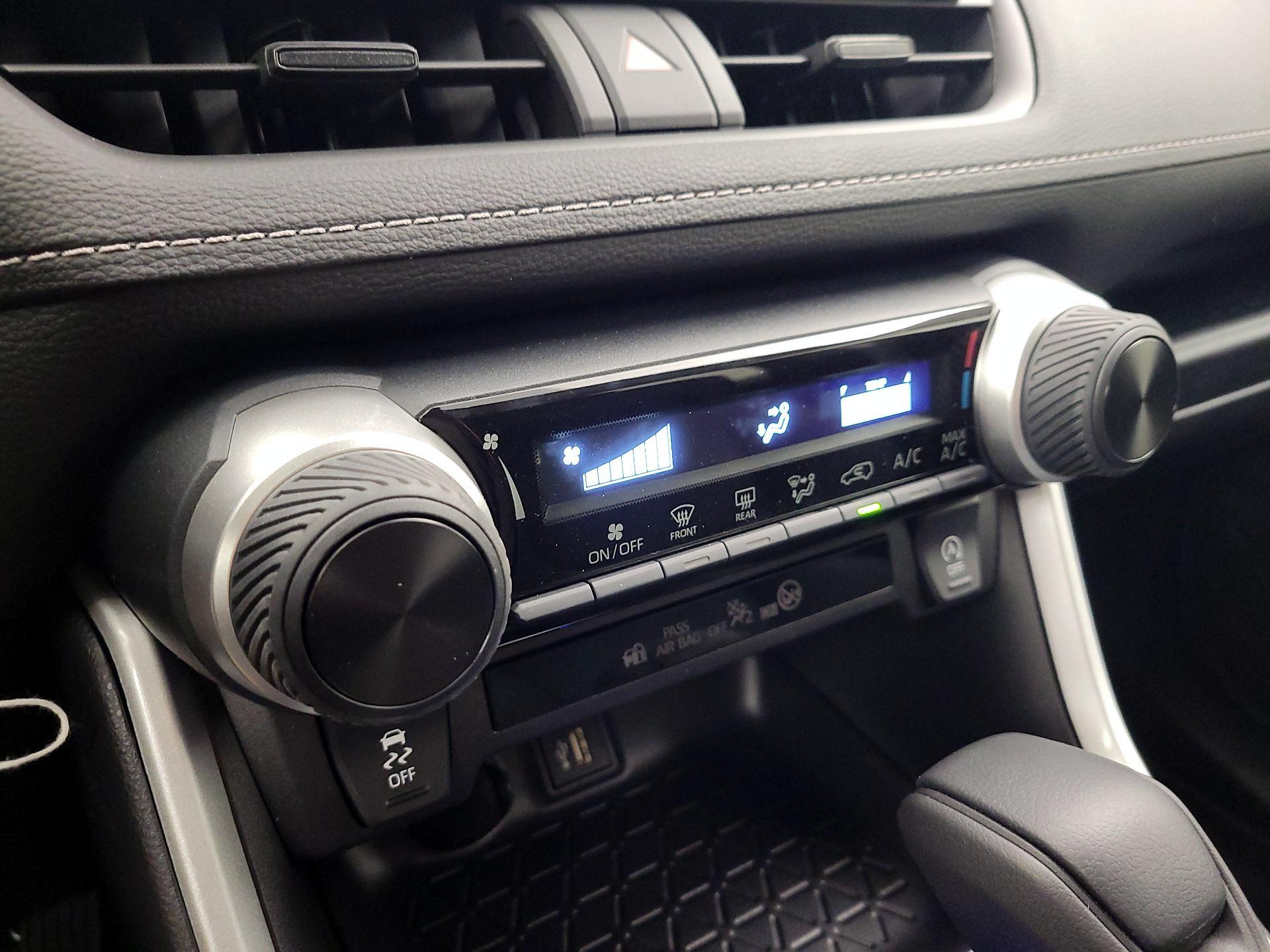 Thumbnail: 2025 Toyota RAV4 - 14