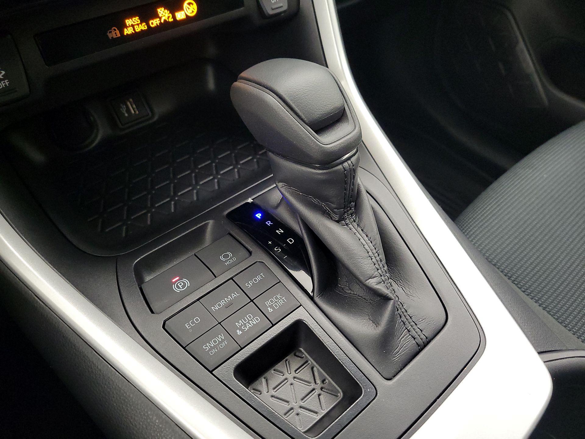 Thumbnail: 2025 Toyota RAV4 - 15