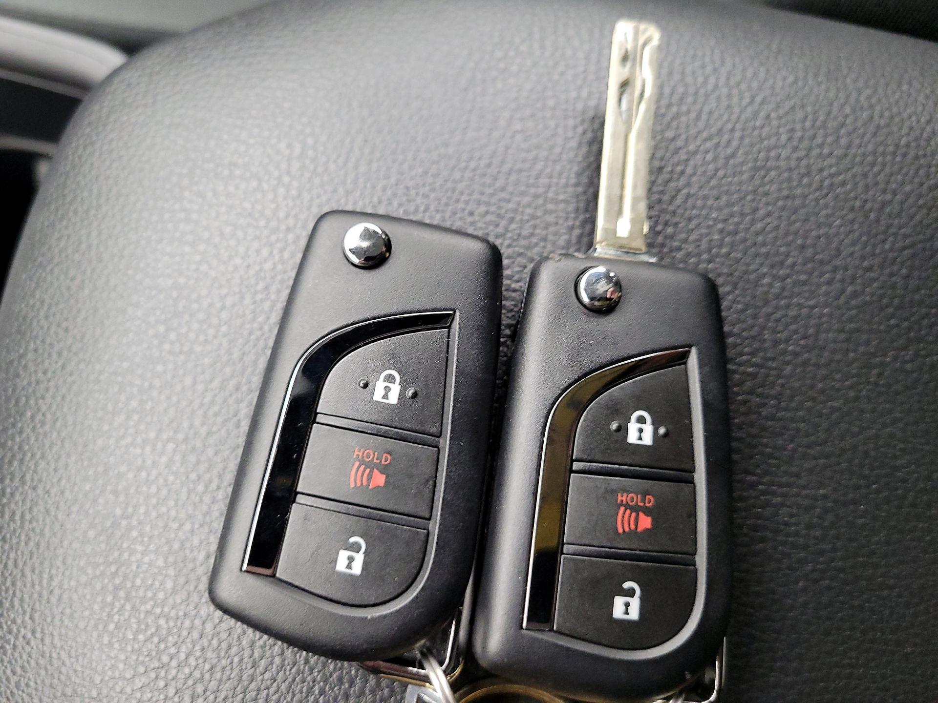 Thumbnail: 2025 Toyota RAV4 - 18