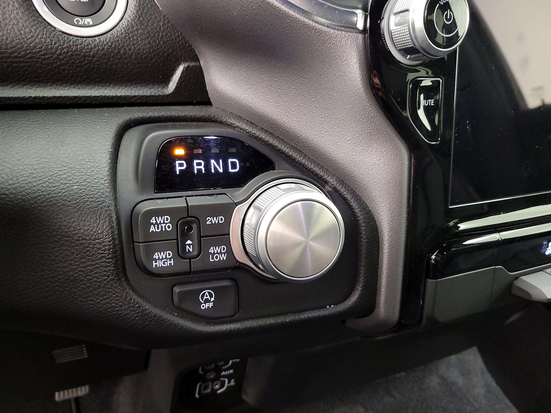 Thumbnail: 2025 RAM 1500 - 18