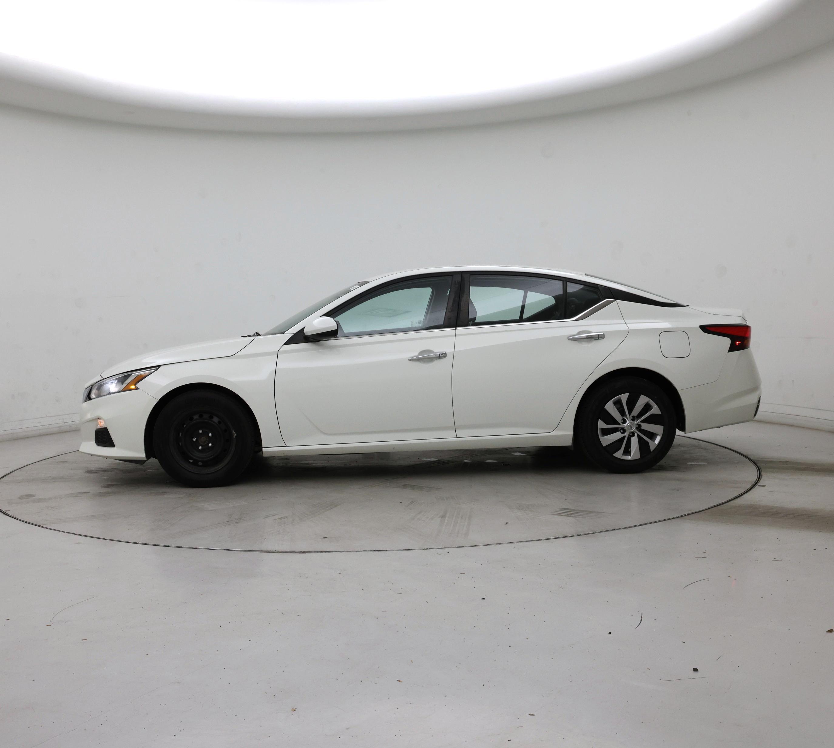 Thumbnail: 2021 Nissan Altima - 3