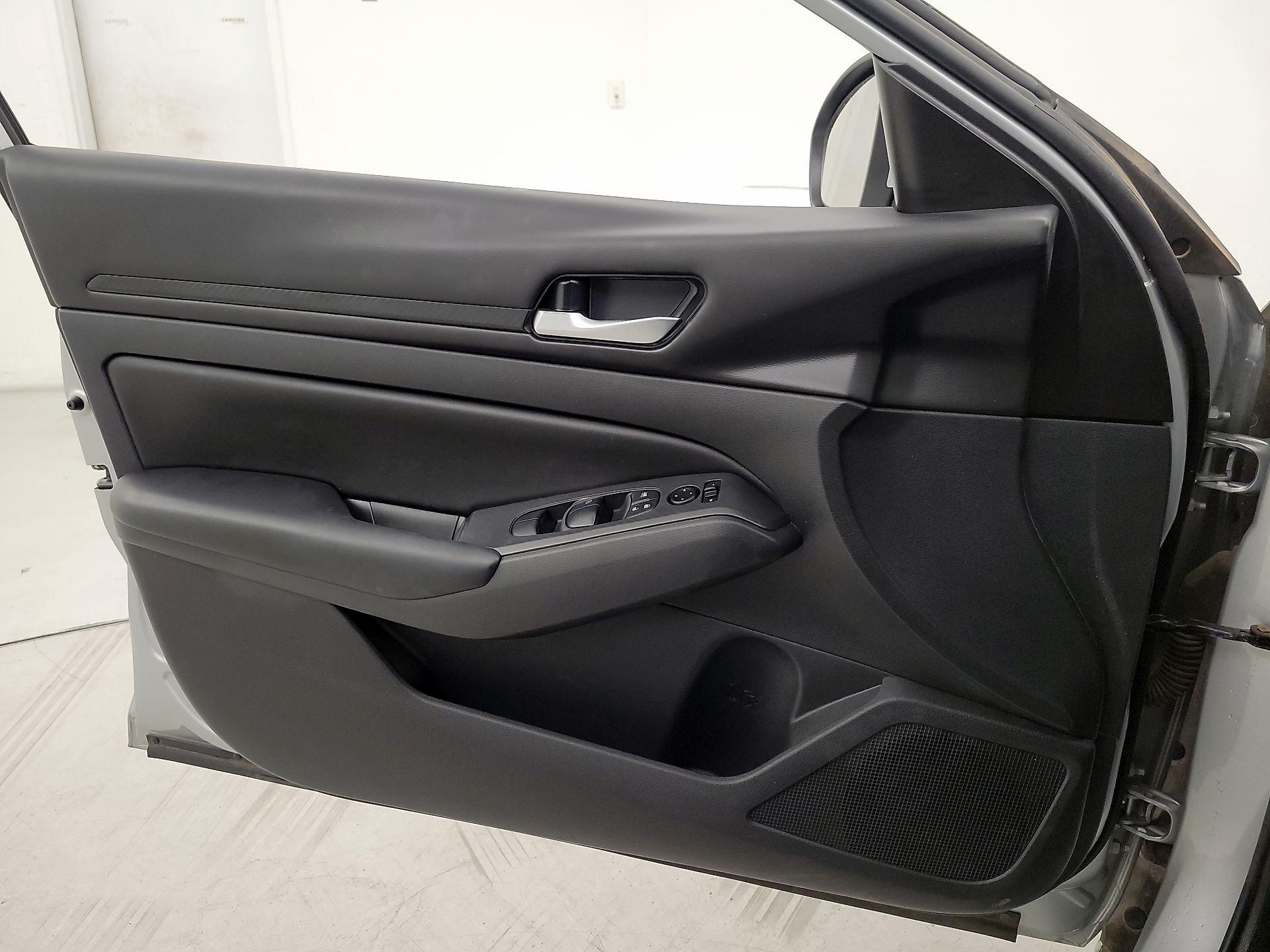 Thumbnail: 2021 Nissan Altima - 12