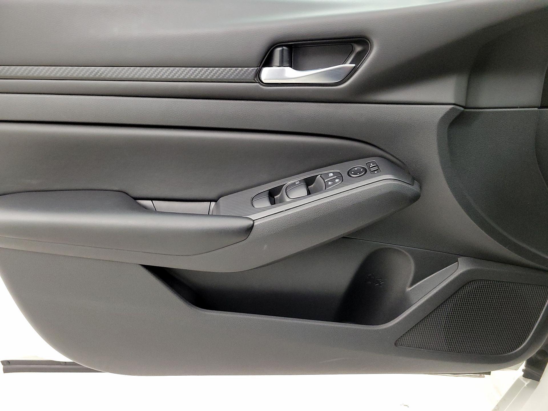 Thumbnail: 2021 Nissan Altima - 12