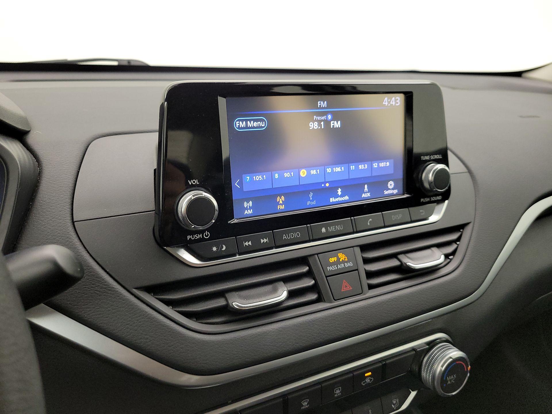 Thumbnail: 2021 Nissan Altima - 13