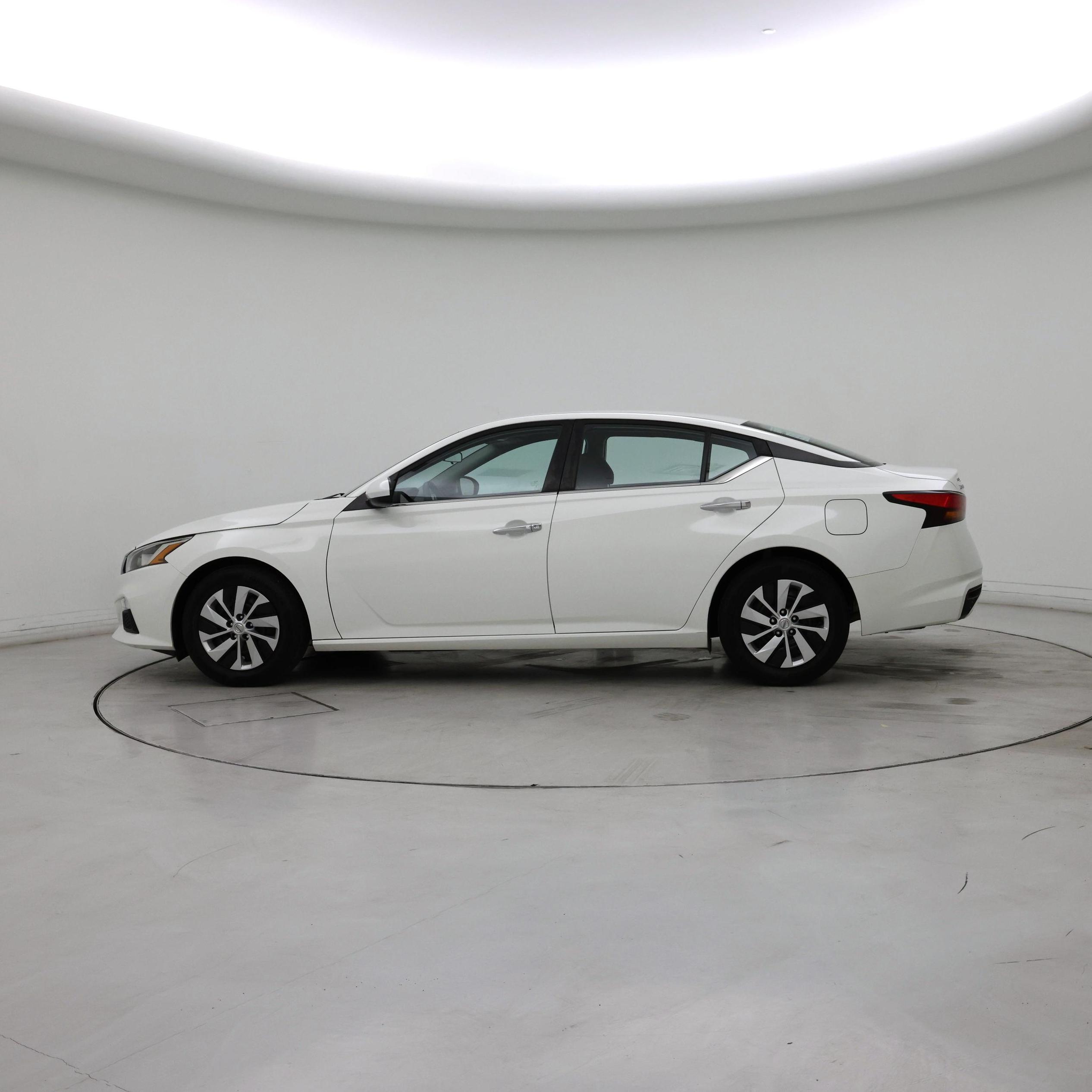 Thumbnail: 2021 Nissan Altima - 3