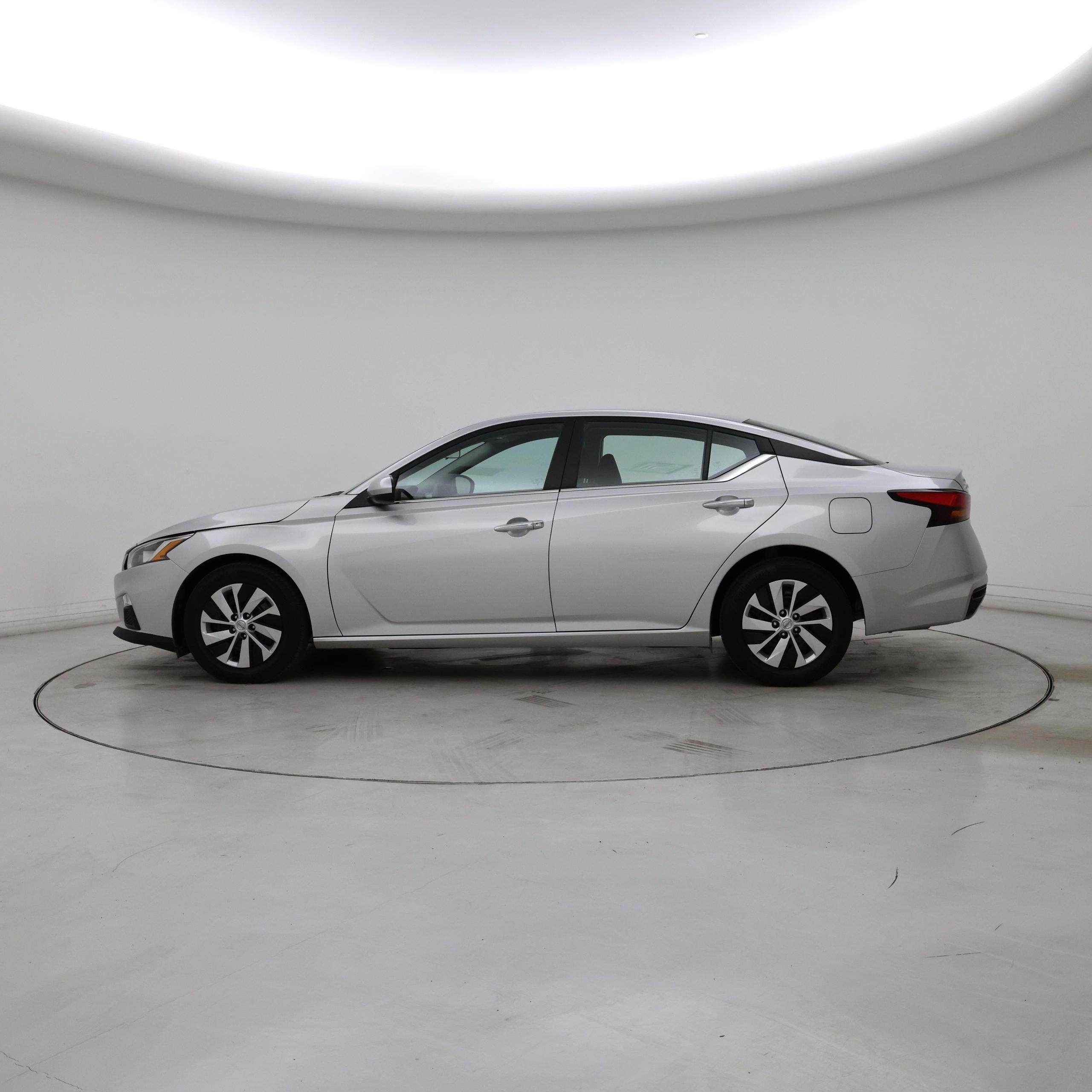 Thumbnail: 2021 Nissan Altima - 3