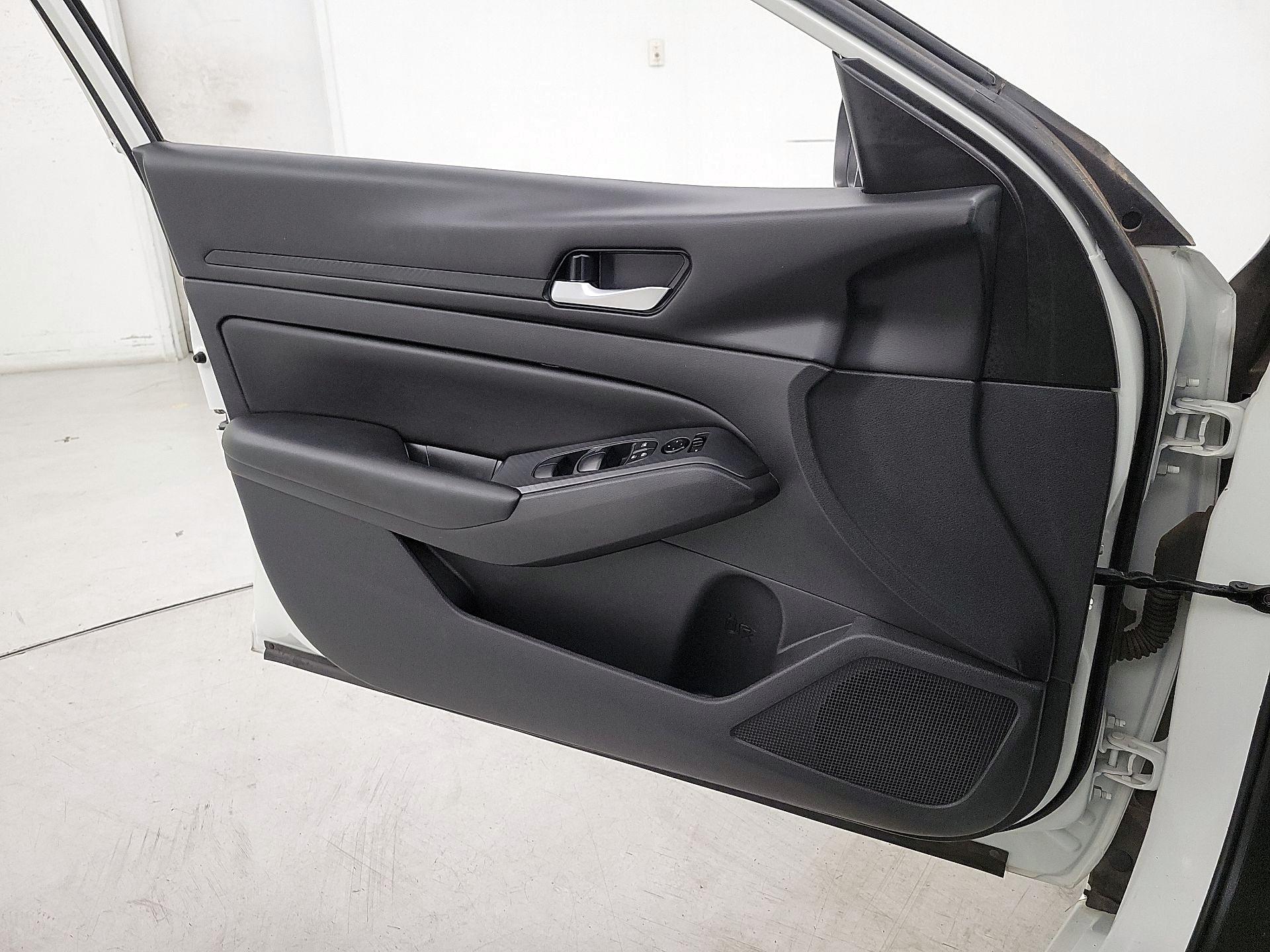 Thumbnail: 2021 Nissan Altima - 12