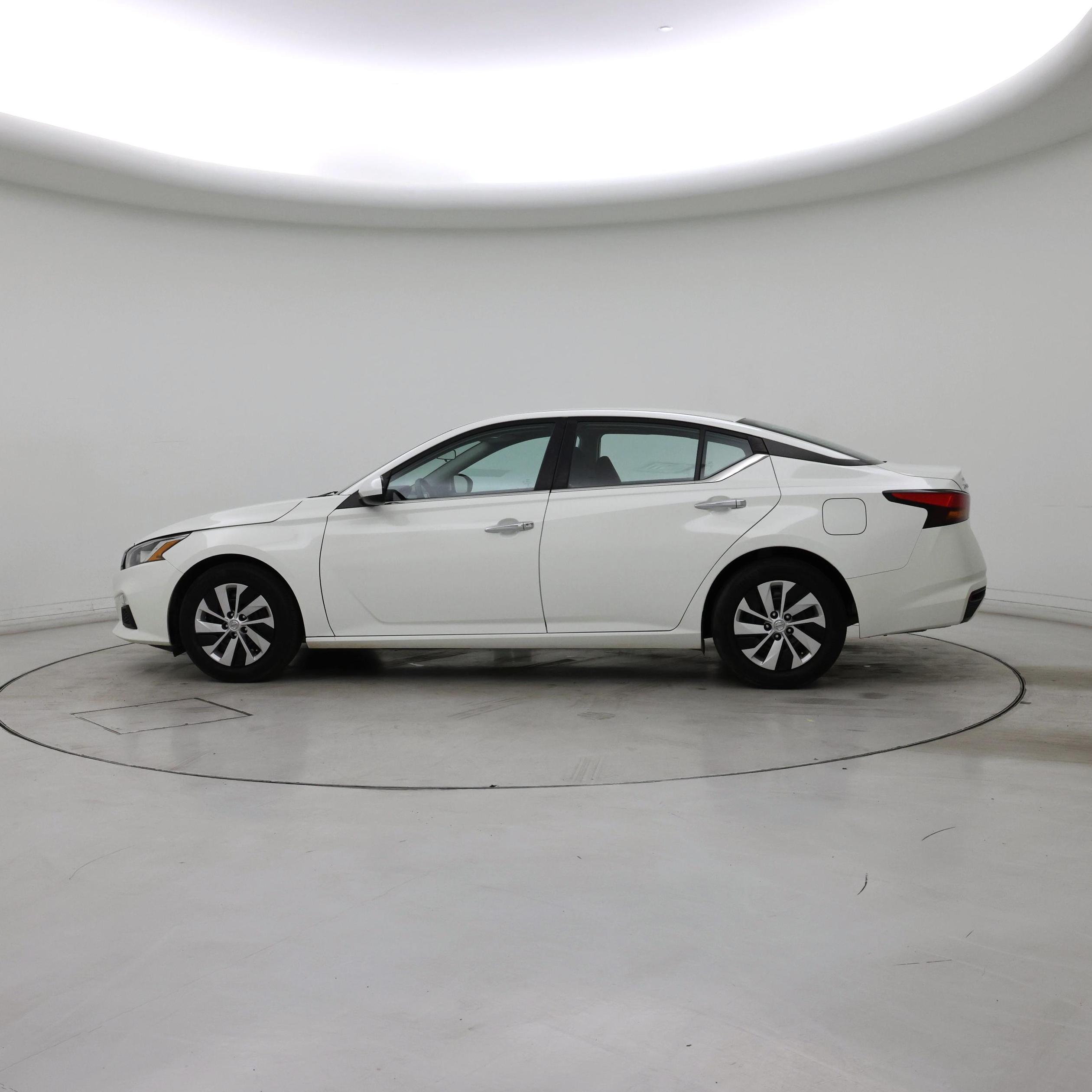 Thumbnail: 2021 Nissan Altima - 3