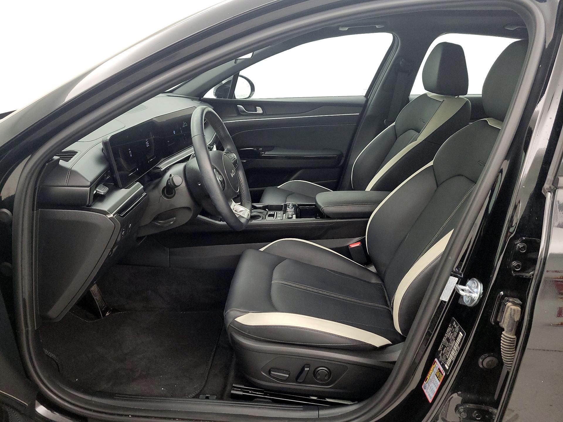 Thumbnail: 2025 Kia K5 - 11