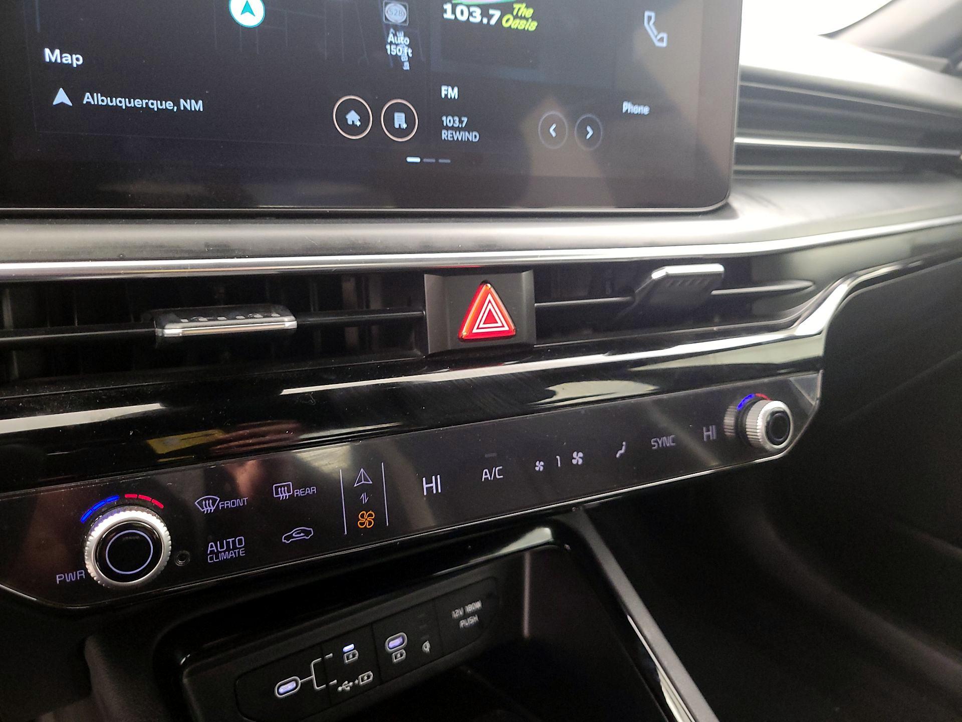 Thumbnail: 2025 Kia K5 - 16