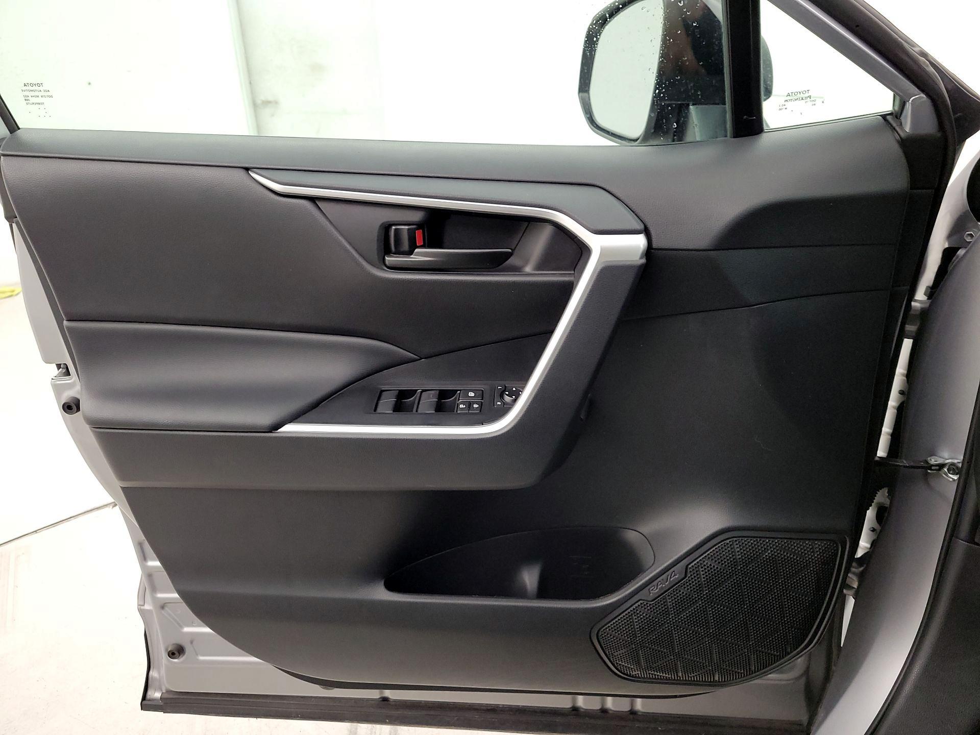 Thumbnail: 2023 Toyota RAV4 - 12