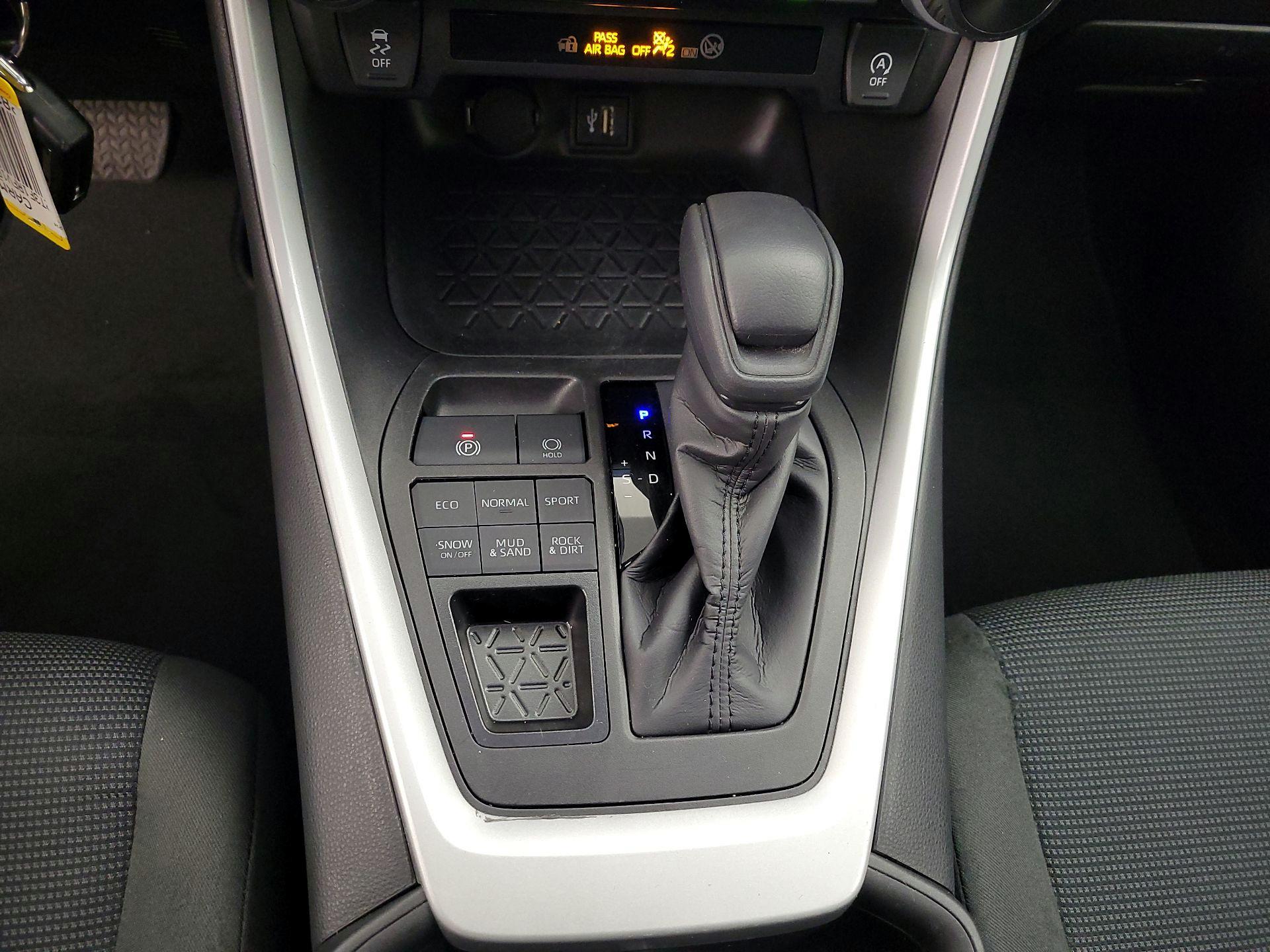 Thumbnail: 2023 Toyota RAV4 - 17