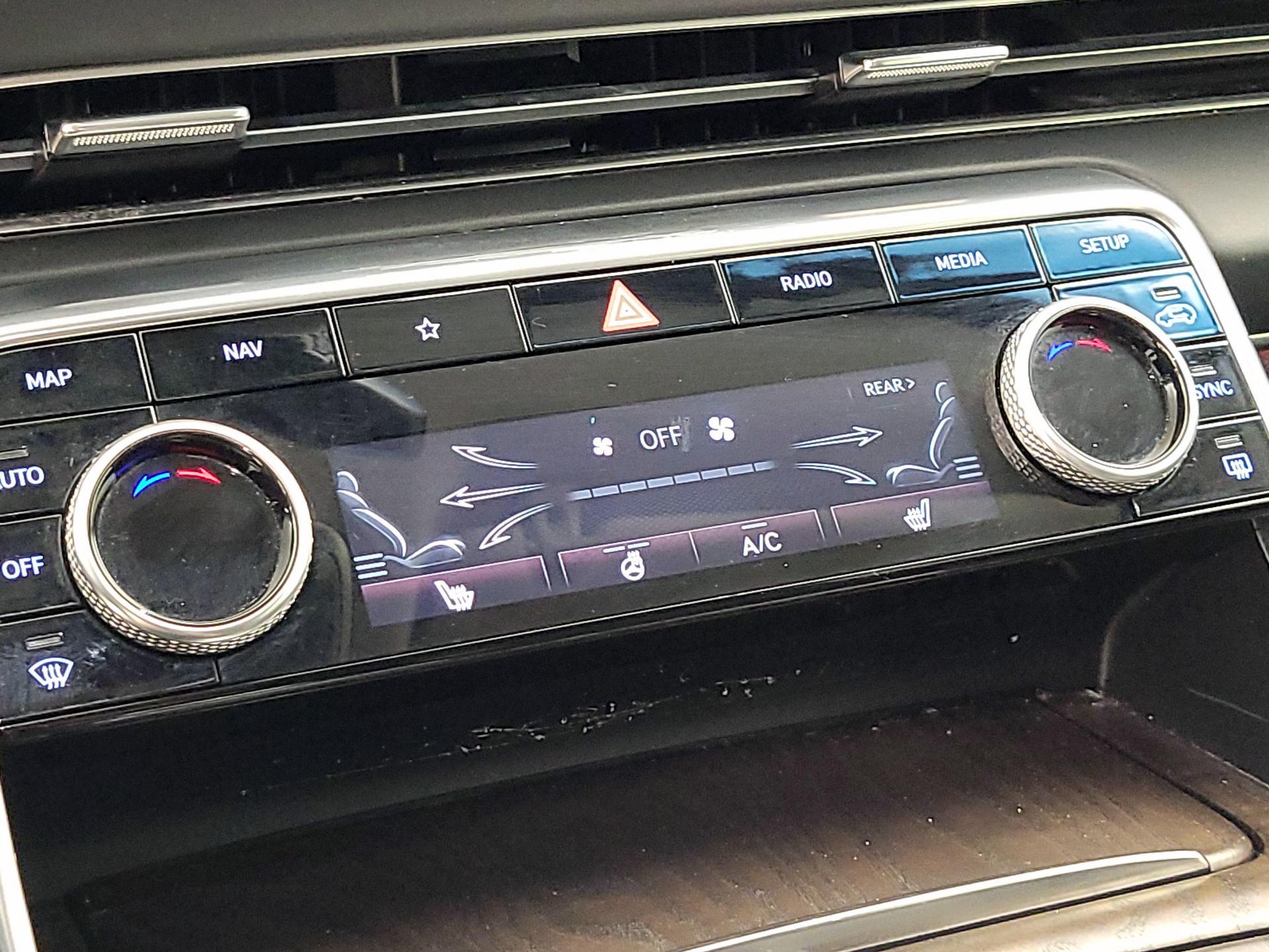 Thumbnail: 2024 Genesis GV80 - 15