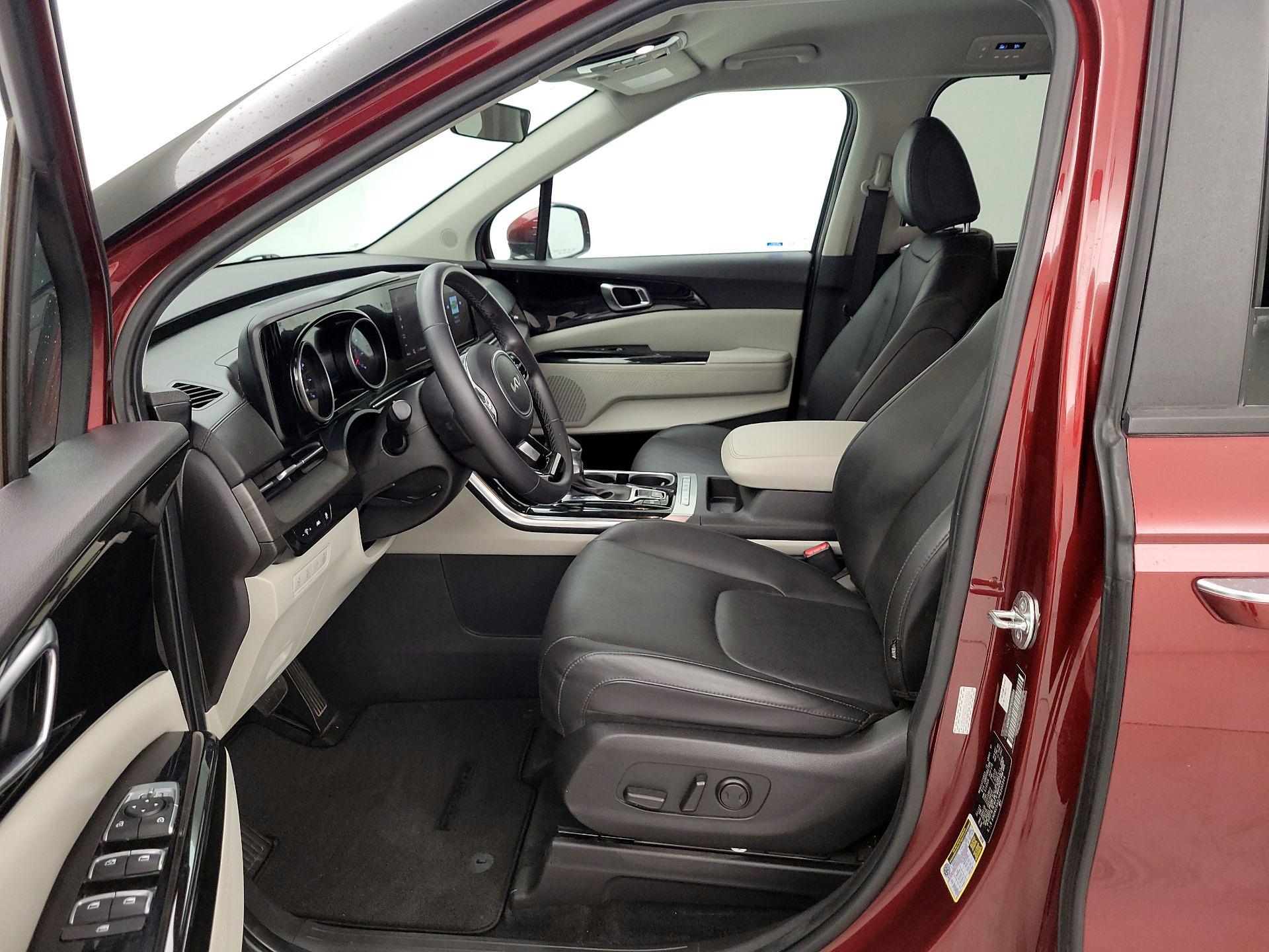 Thumbnail: 2023 Kia Carnival - 11