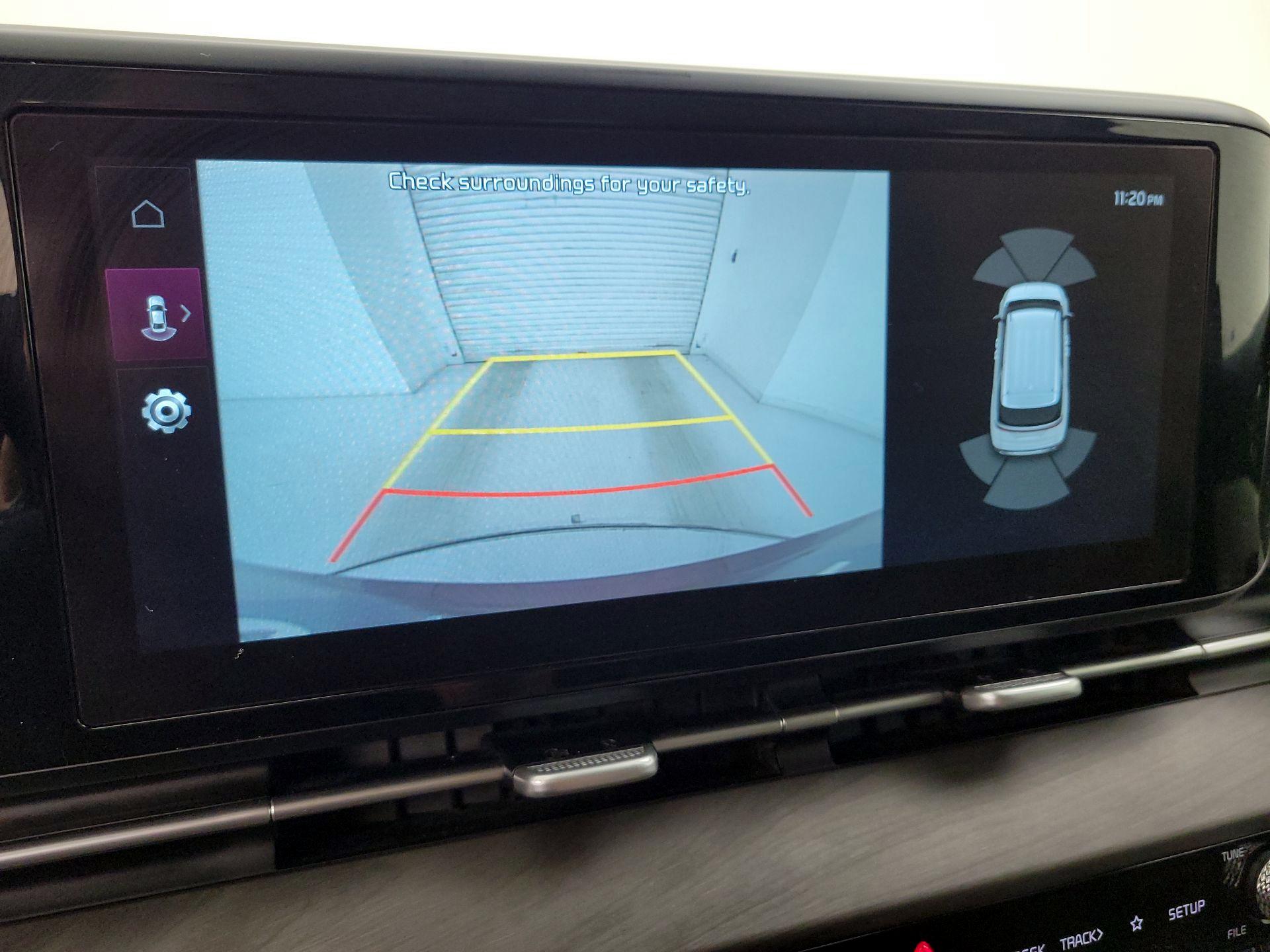 Thumbnail: 2023 Kia Carnival - 15