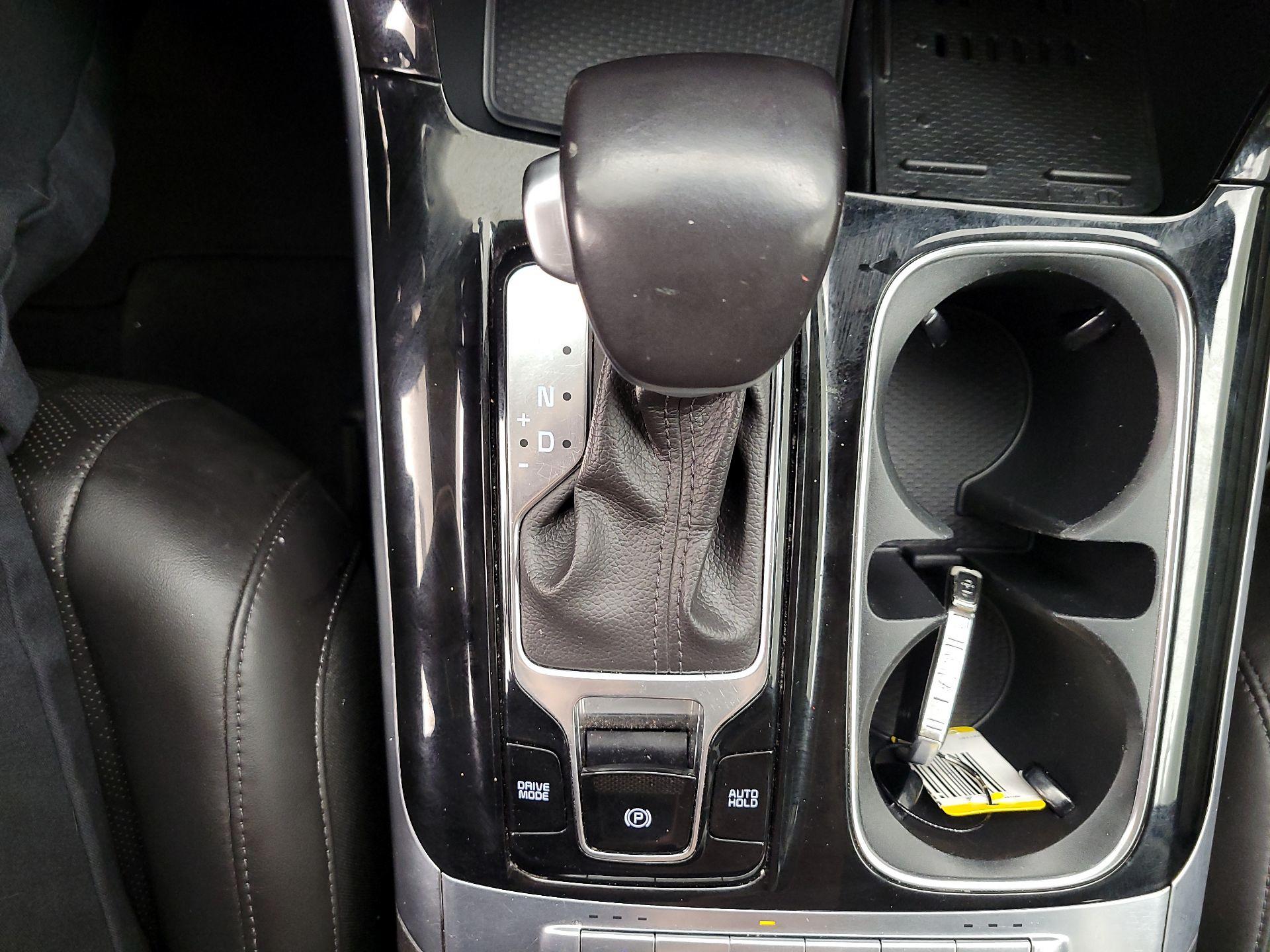 Thumbnail: 2023 Kia Carnival - 18