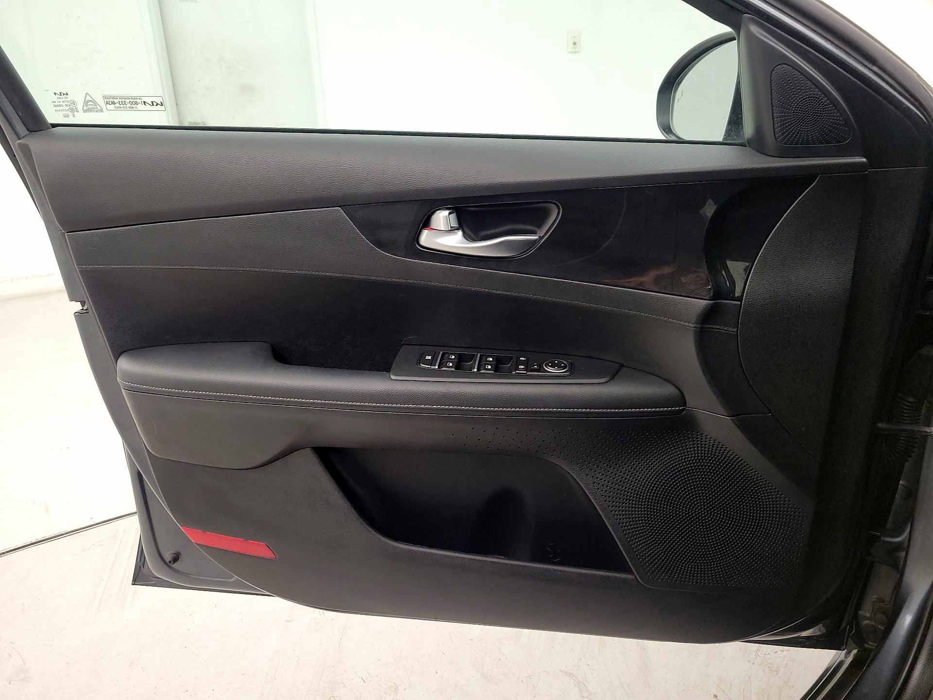 Thumbnail: 2023 Kia Forte - 12