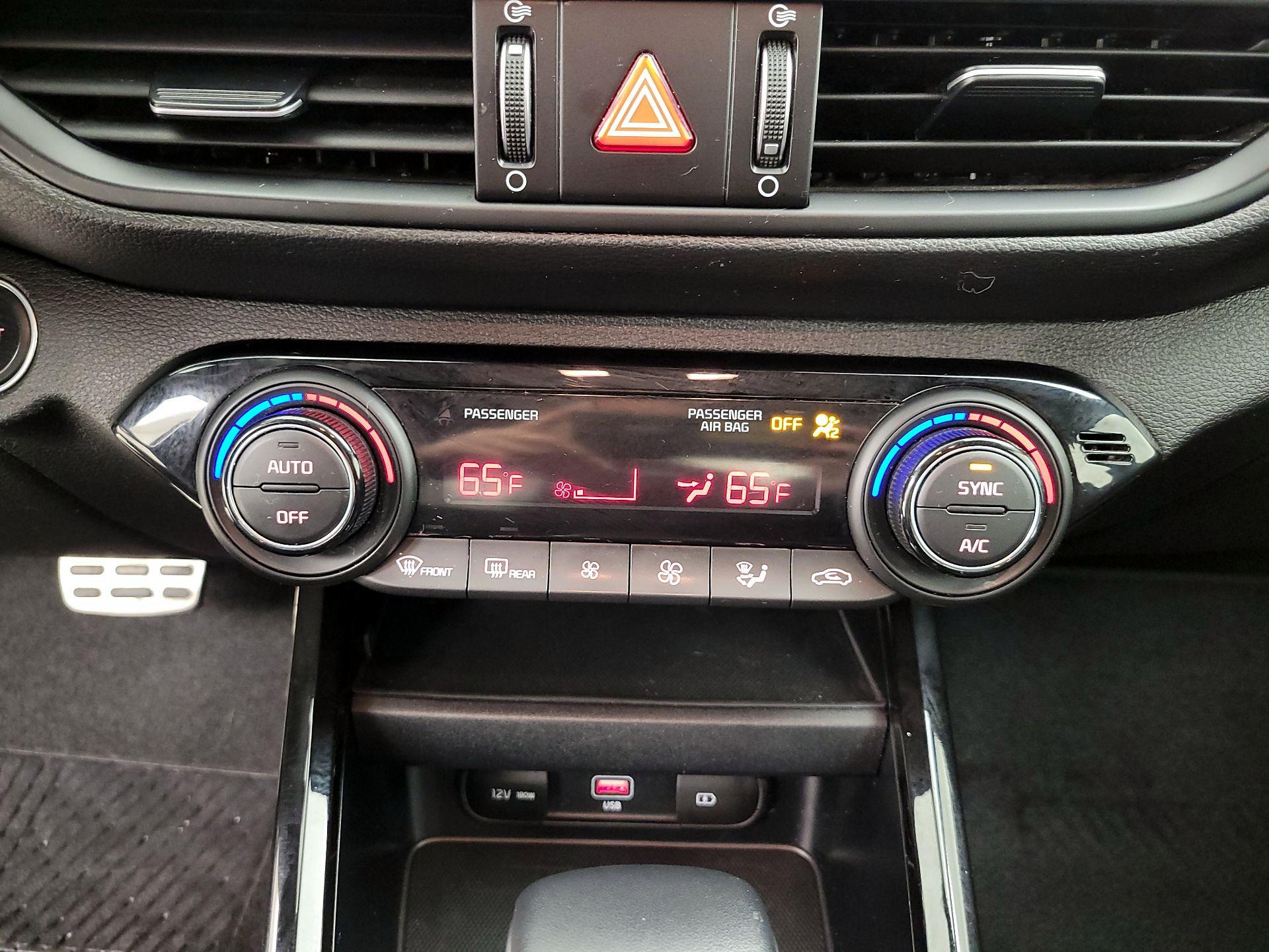 Thumbnail: 2023 Kia Forte - 17