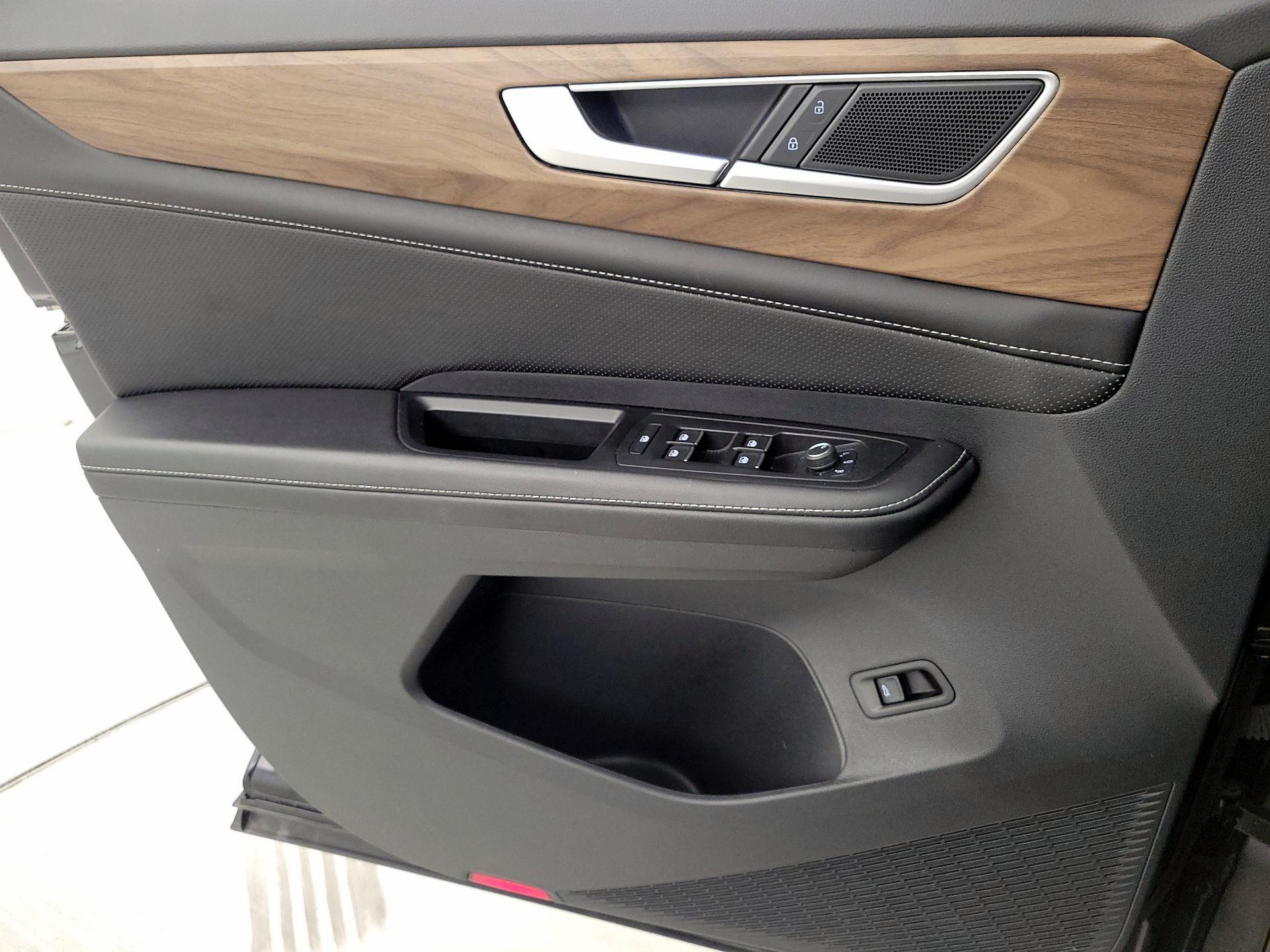 Thumbnail: 2024 Volkswagen Atlas - 12