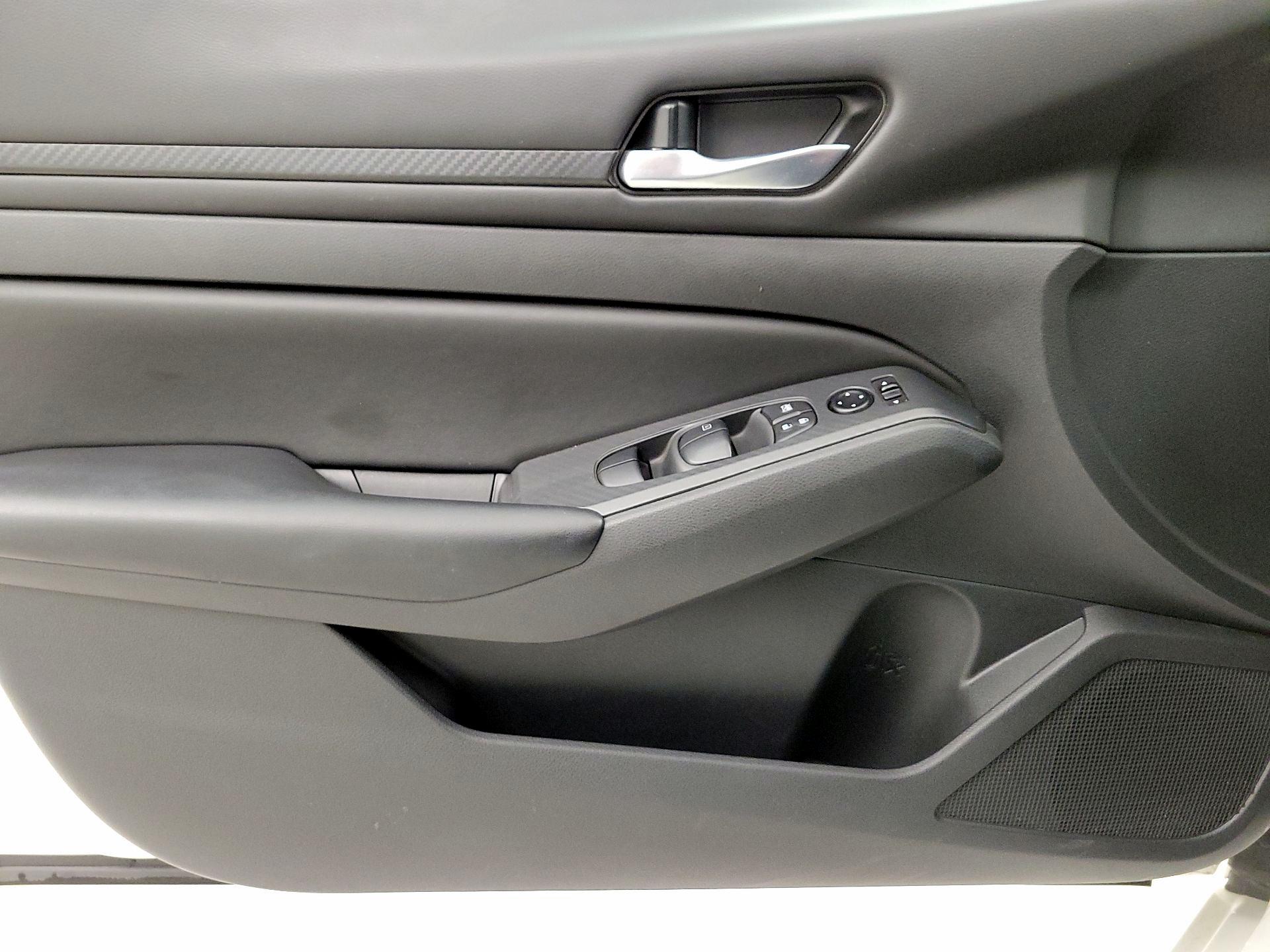 Thumbnail: 2021 Nissan Altima - 12