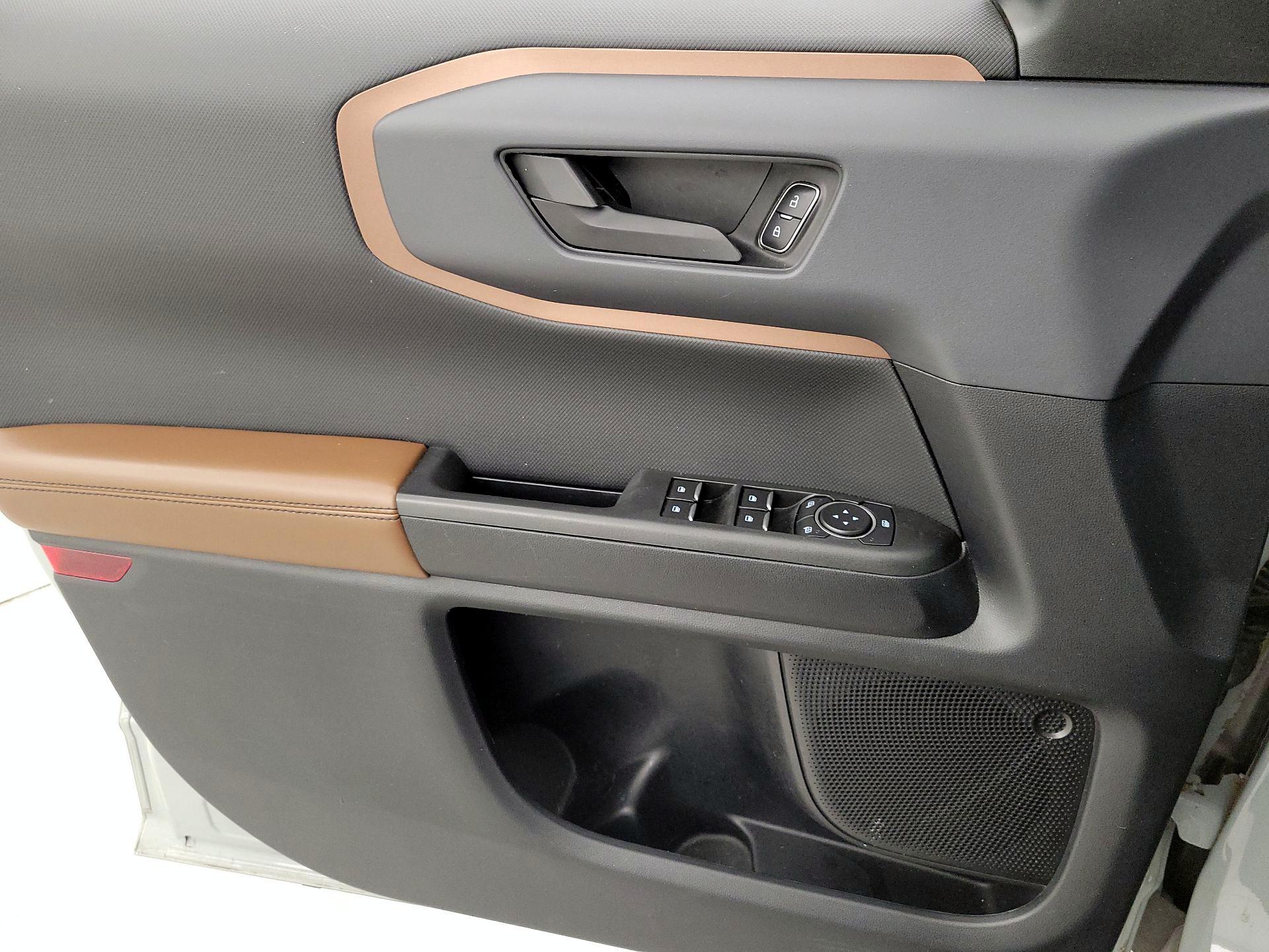 Thumbnail: 2022 Ford Bronco Sport - 12