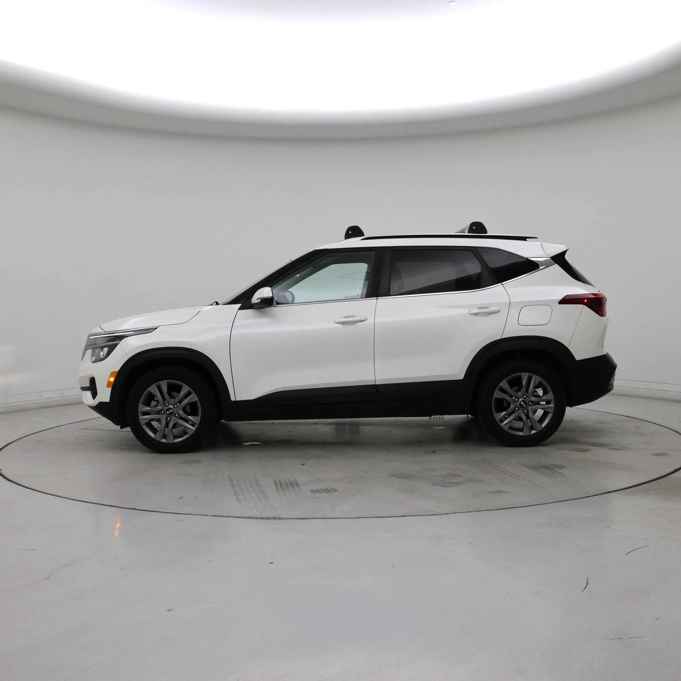 Thumbnail: 2021 Kia Seltos - 3