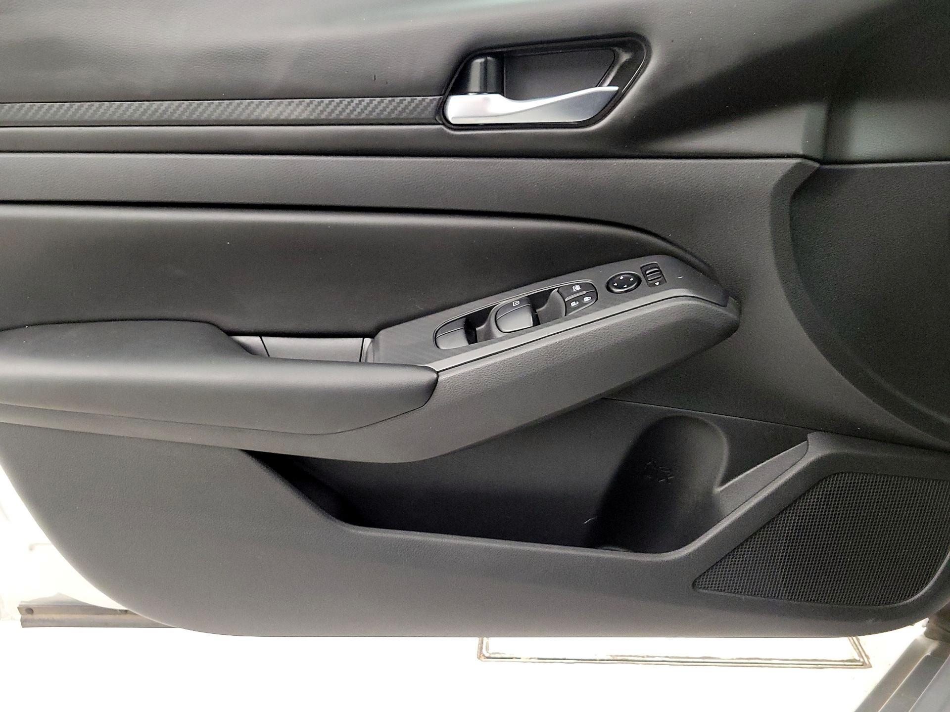 Thumbnail: 2021 Nissan Altima - 12