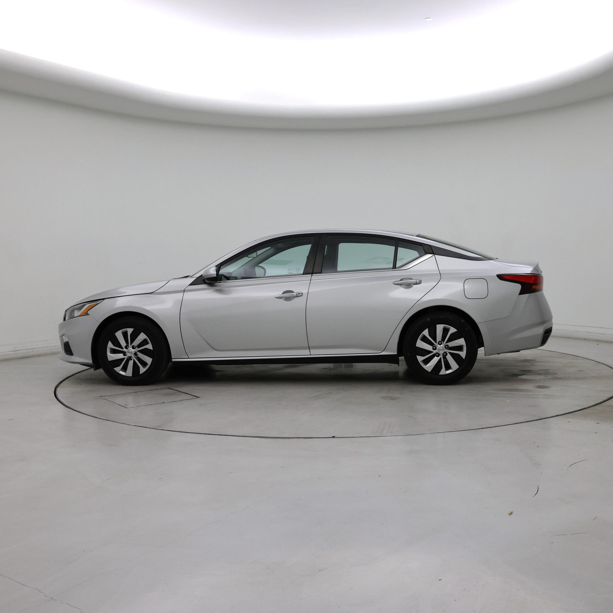 Thumbnail: 2021 Nissan Altima - 3