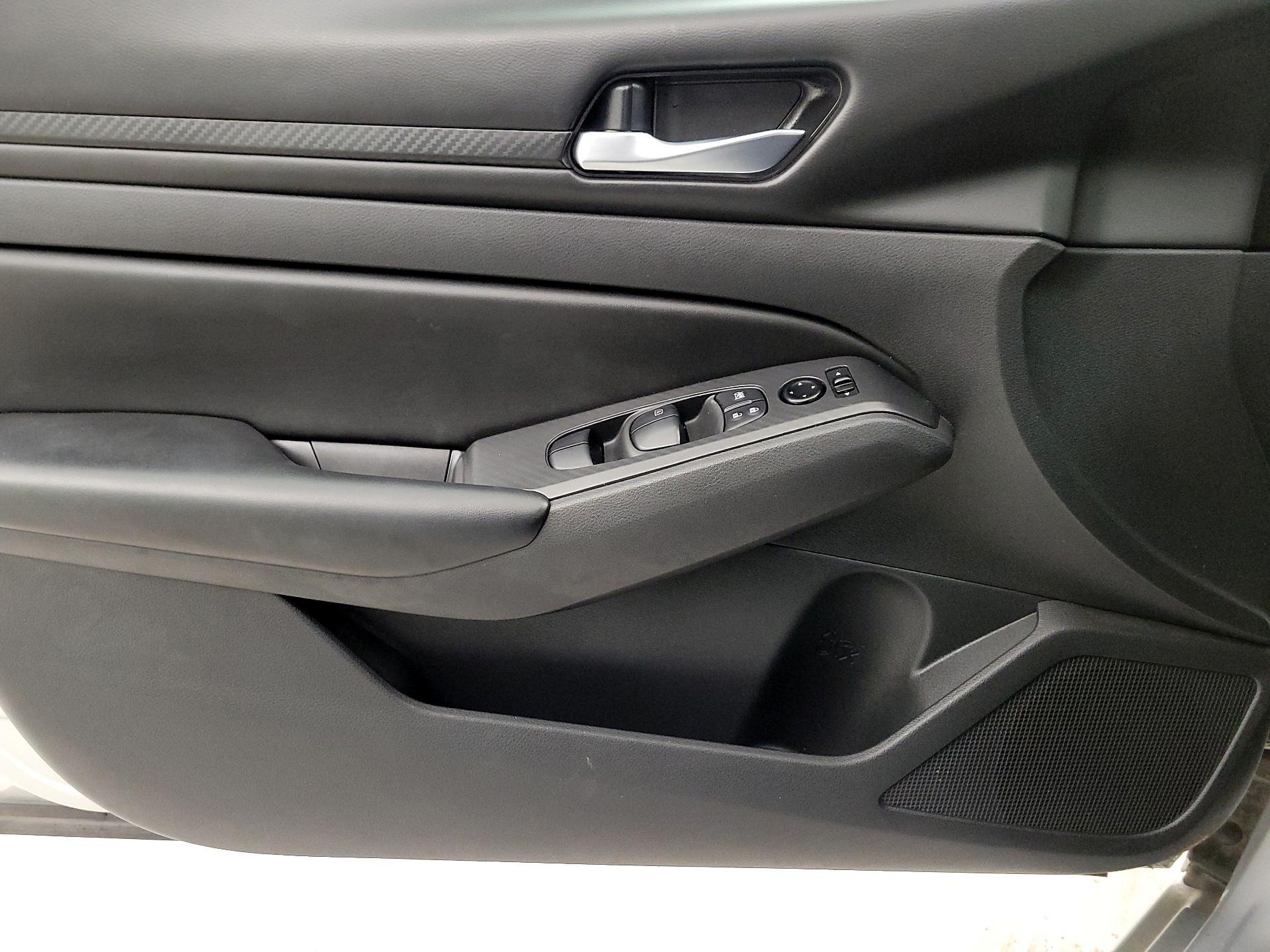 Thumbnail: 2021 Nissan Altima - 12