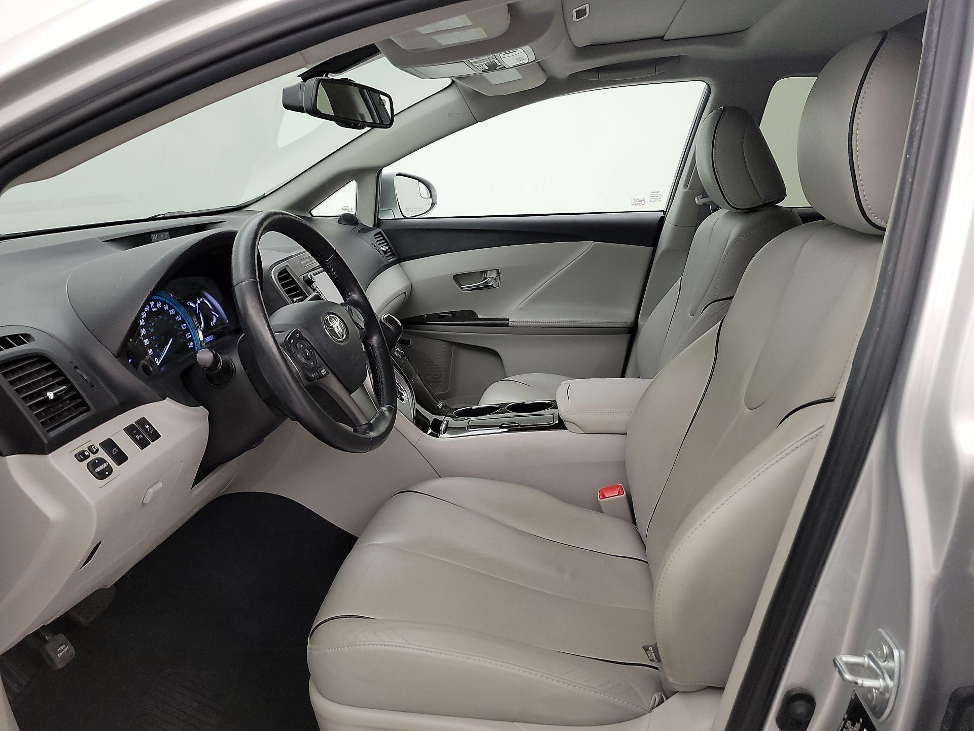 Thumbnail: 2014 Toyota Venza - 11