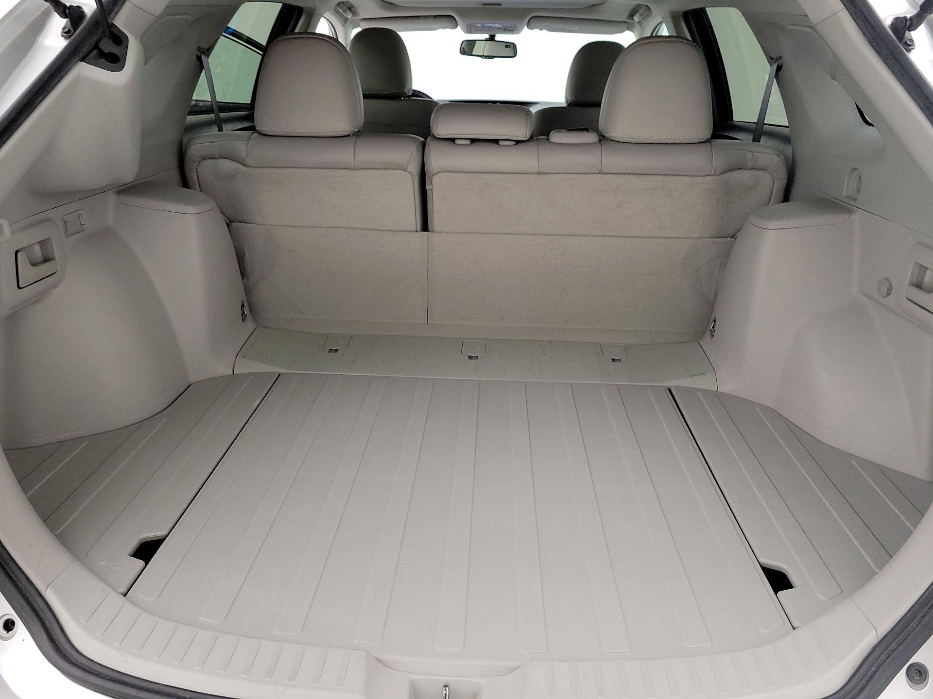 Thumbnail: 2014 Toyota Venza - 16