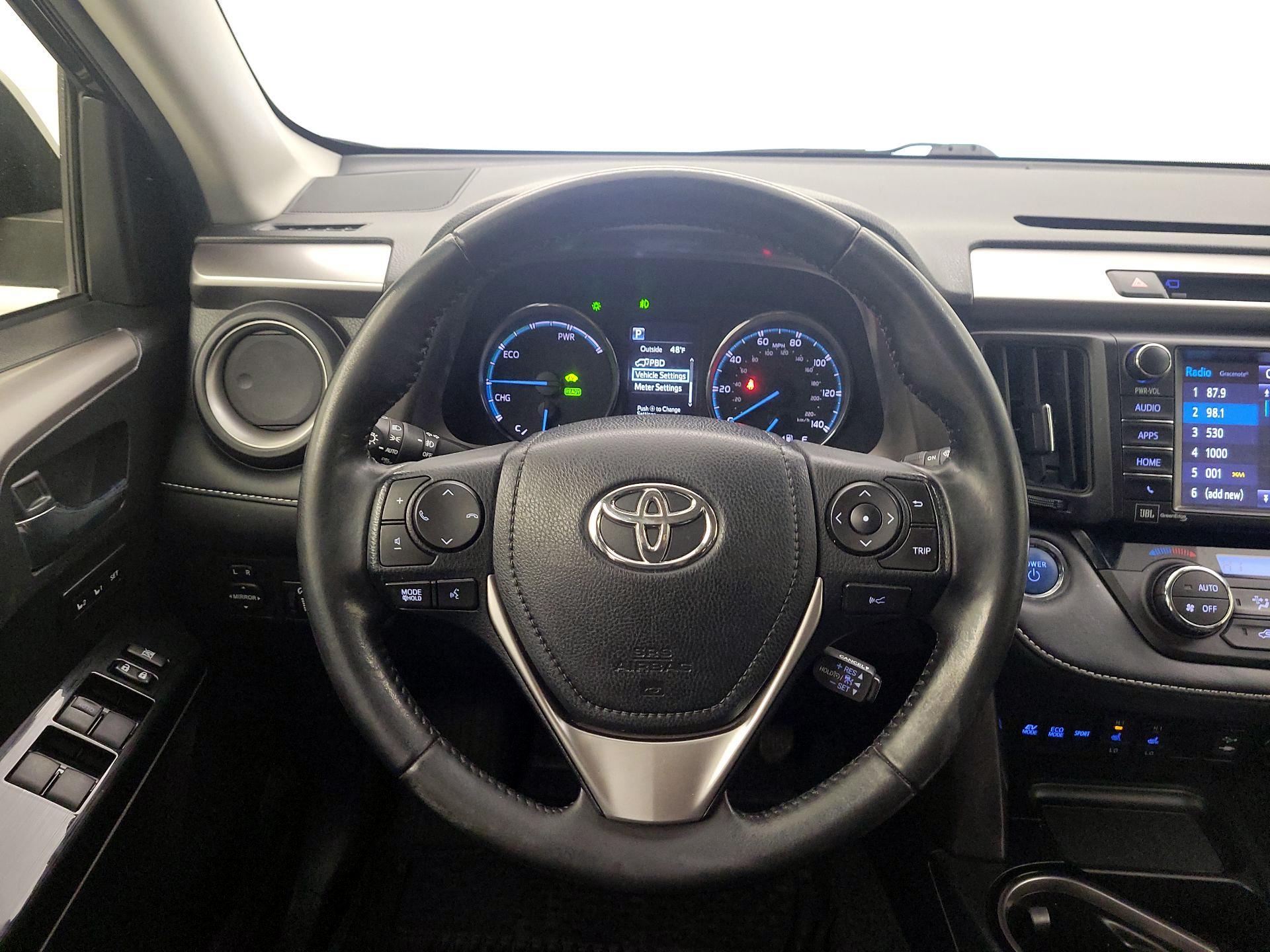 Thumbnail: 2018 Toyota RAV4 - 10