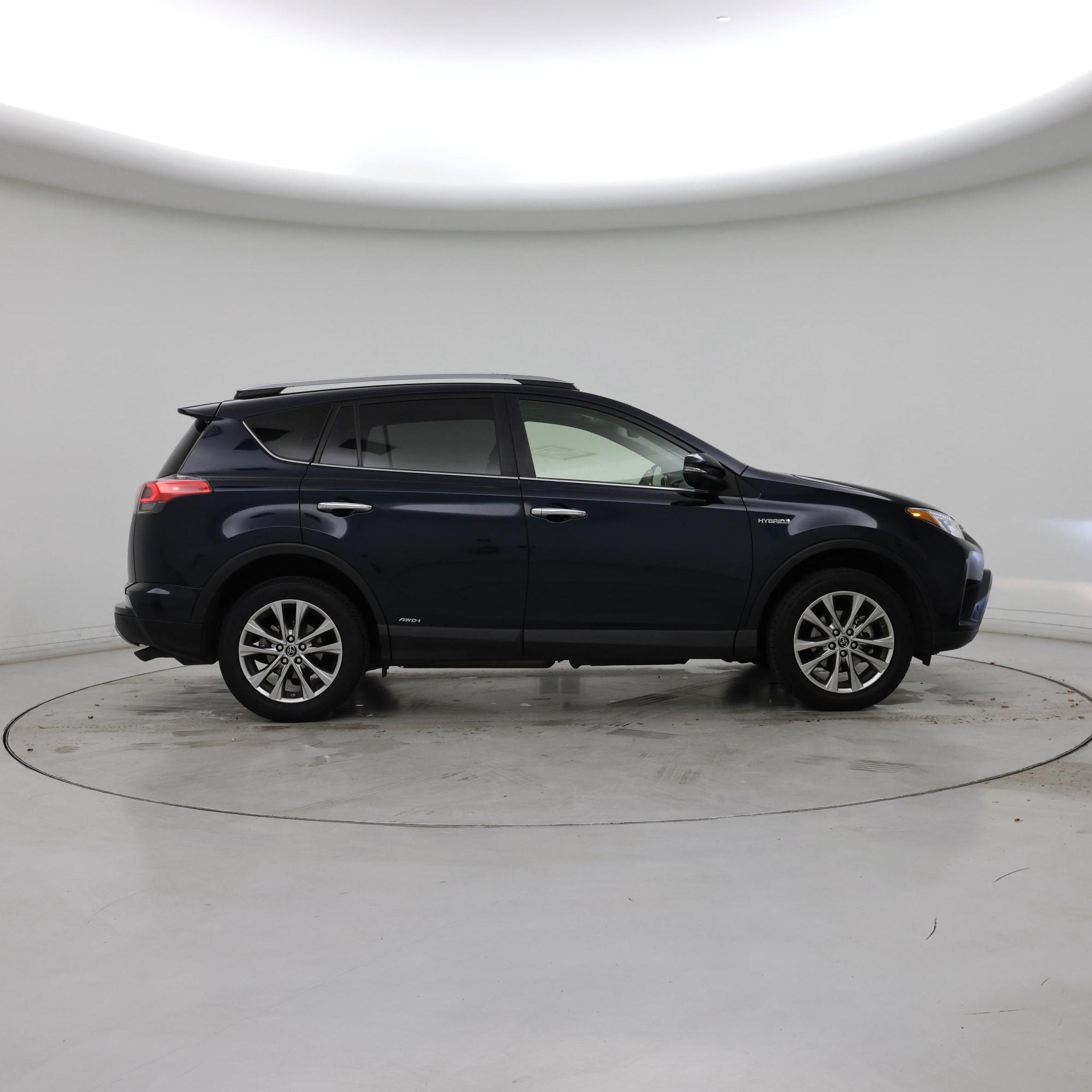 Thumbnail: 2018 Toyota RAV4 - 7