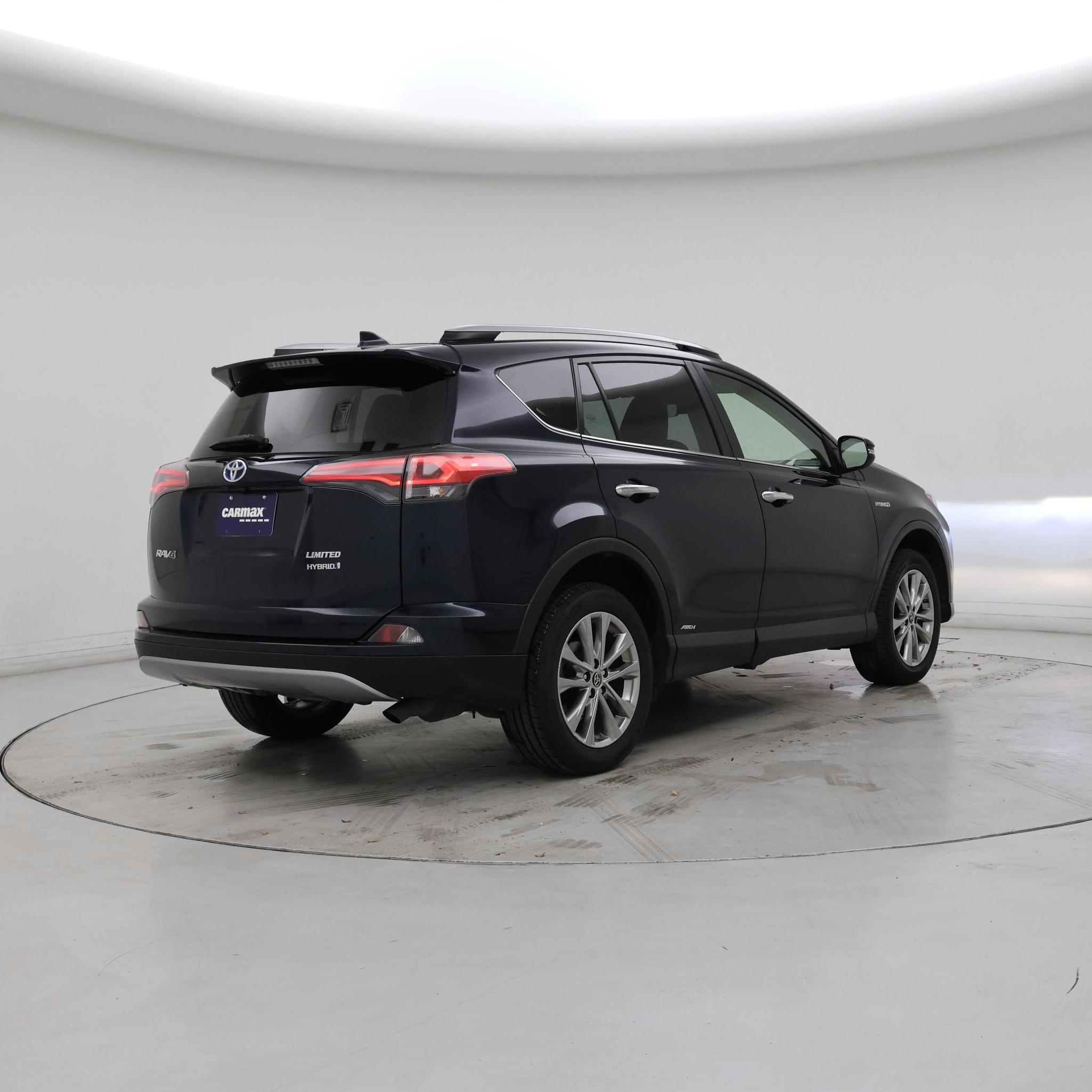 Thumbnail: 2018 Toyota RAV4 - 8