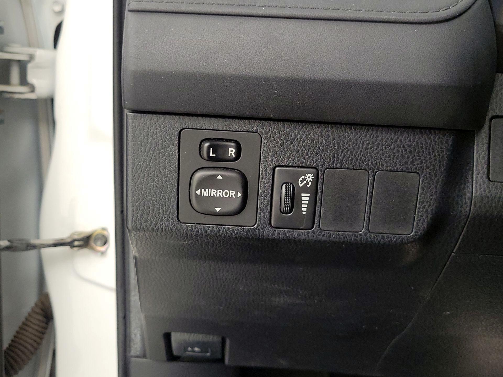 Thumbnail: 2016 Toyota RAV4 - 13