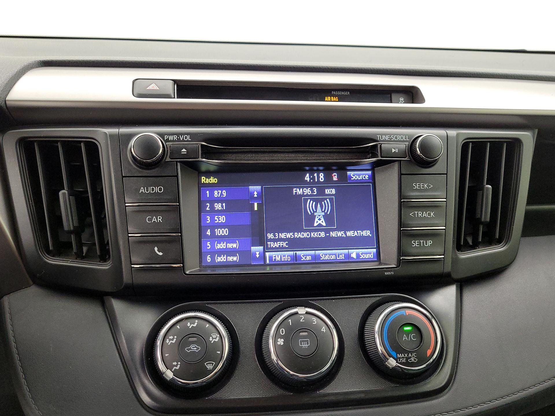 Thumbnail: 2016 Toyota RAV4 - 15