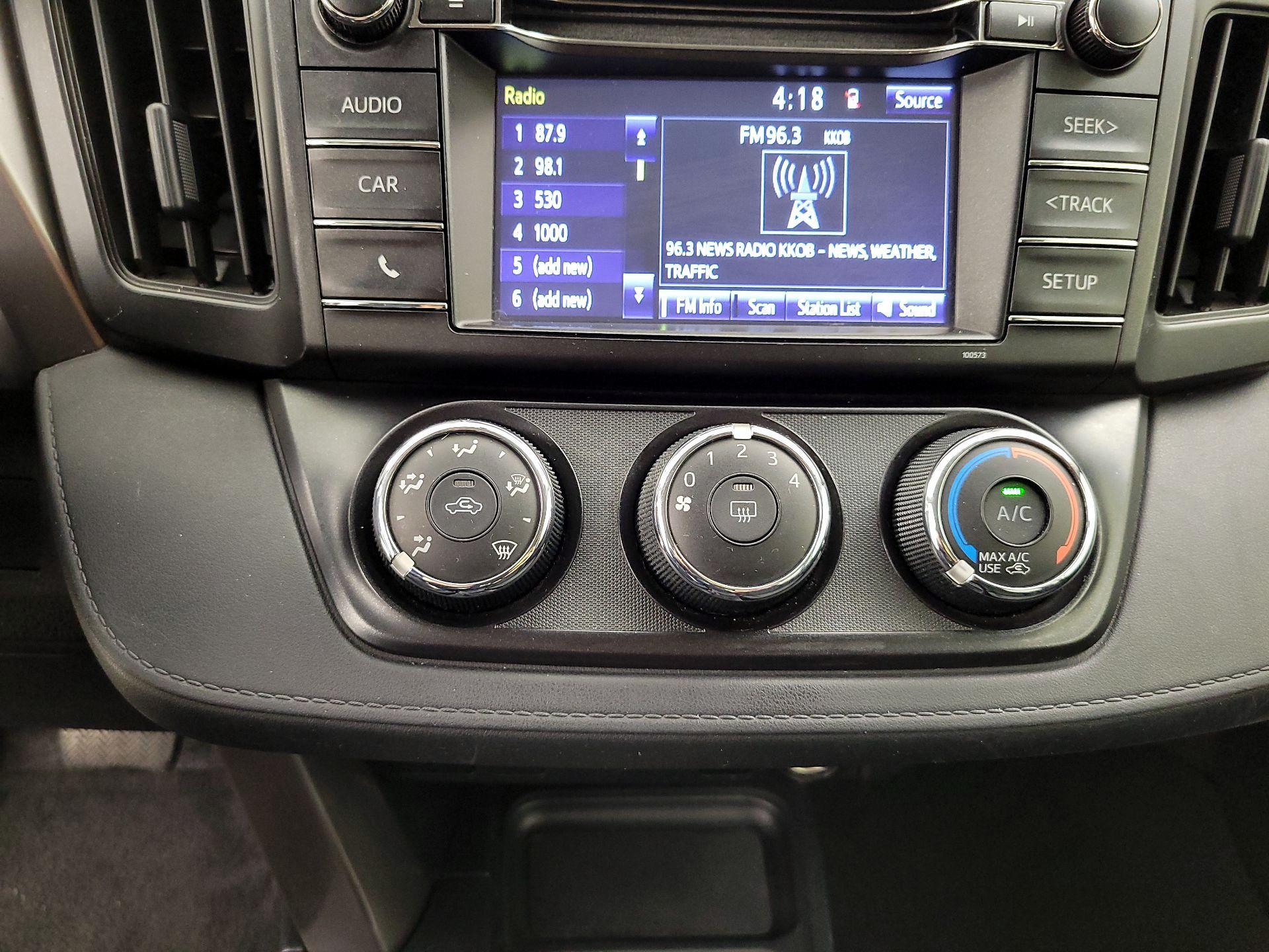 Thumbnail: 2016 Toyota RAV4 - 16