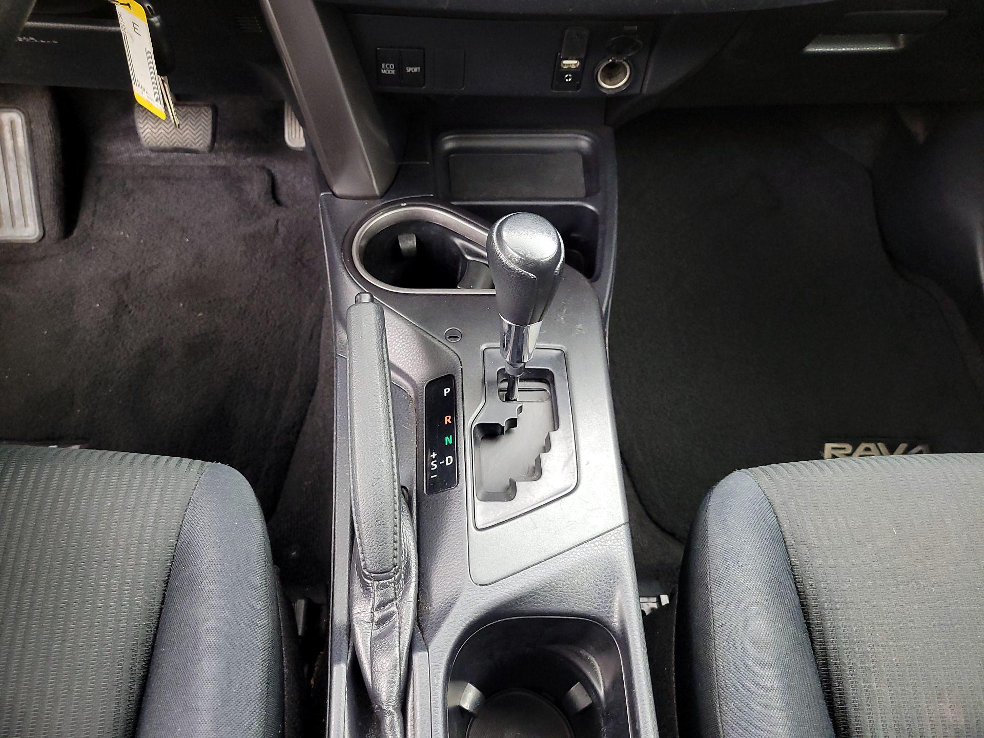 Thumbnail: 2016 Toyota RAV4 - 17