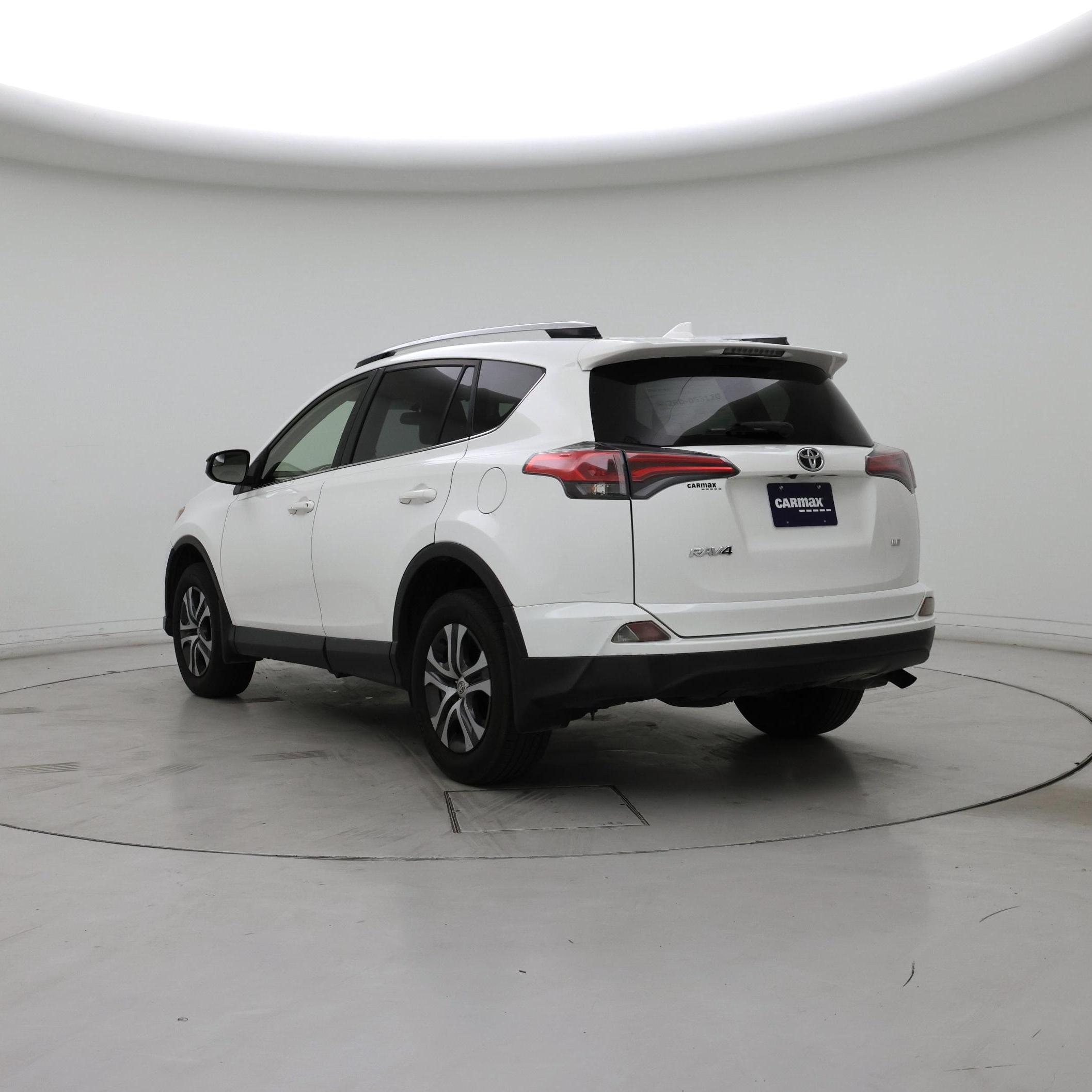 Thumbnail: 2016 Toyota RAV4 - 2
