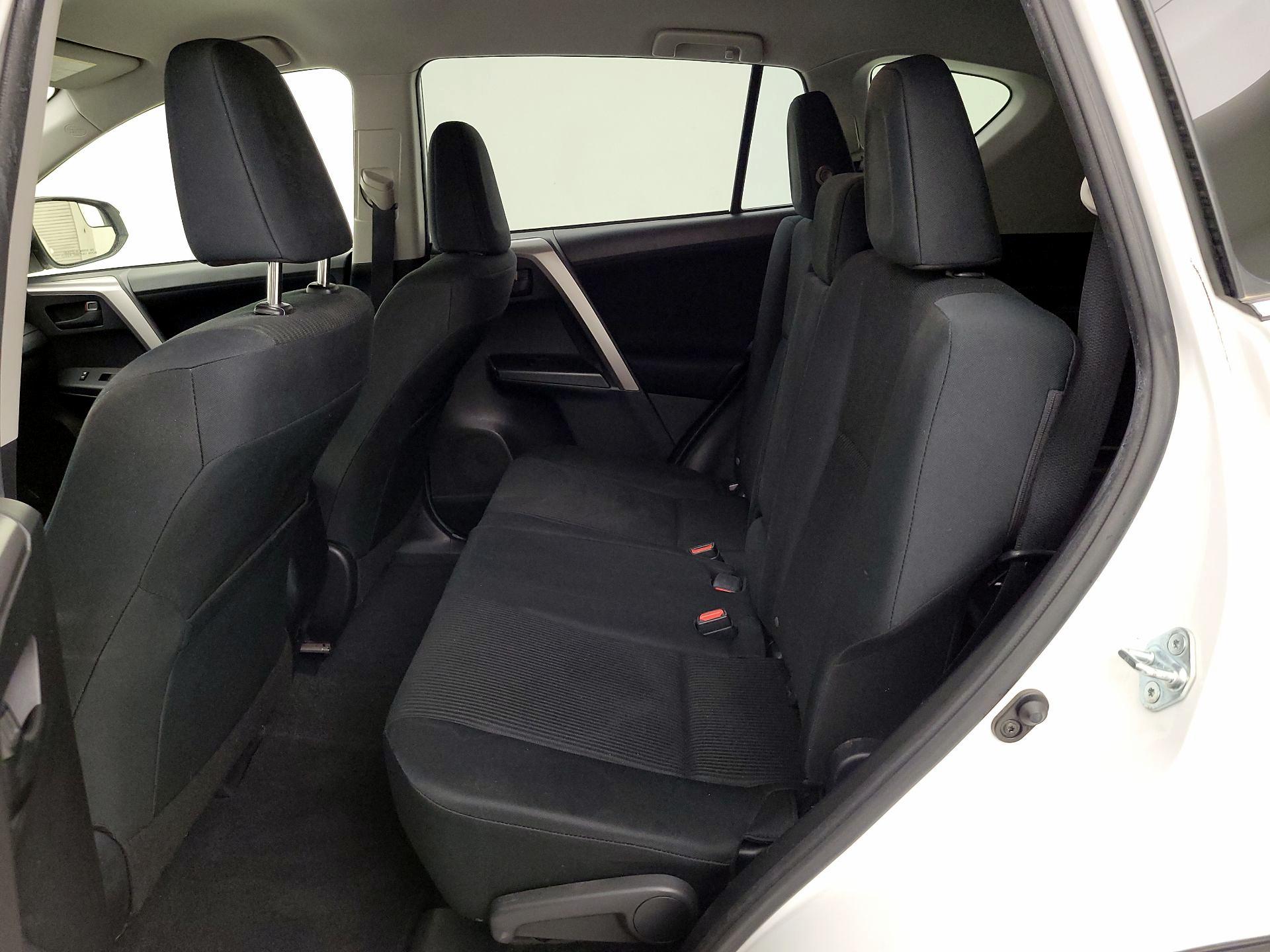 Thumbnail: 2016 Toyota RAV4 - 19