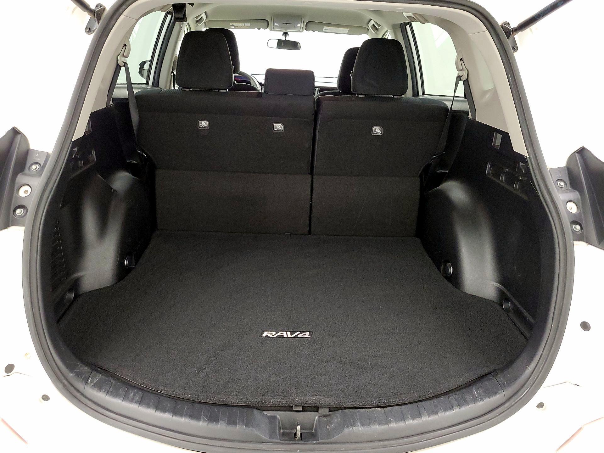 Thumbnail: 2016 Toyota RAV4 - 20